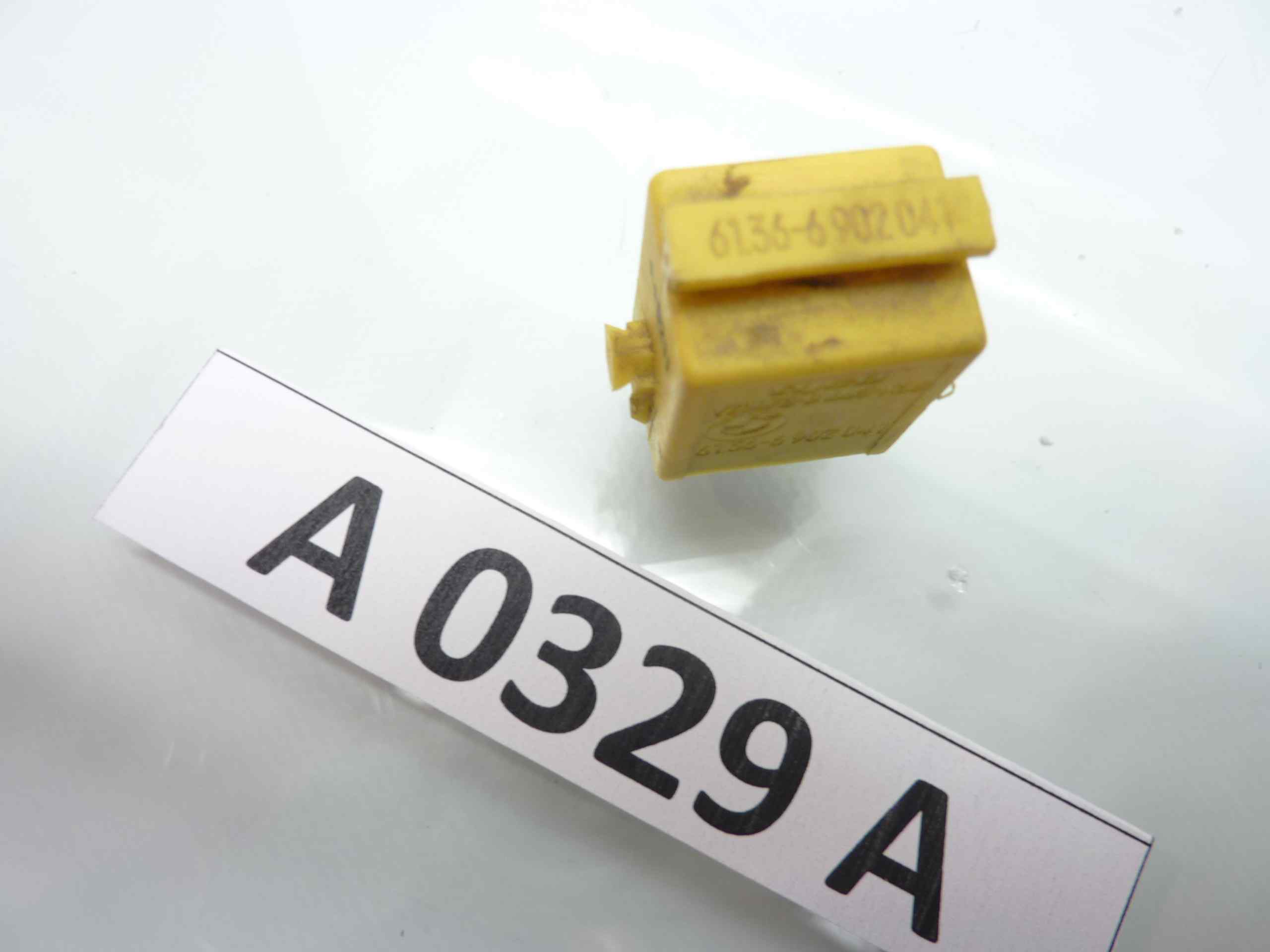 BMW F650 CS SCARVER Rele TYCO cod 61366902041 0211 - immagine 3