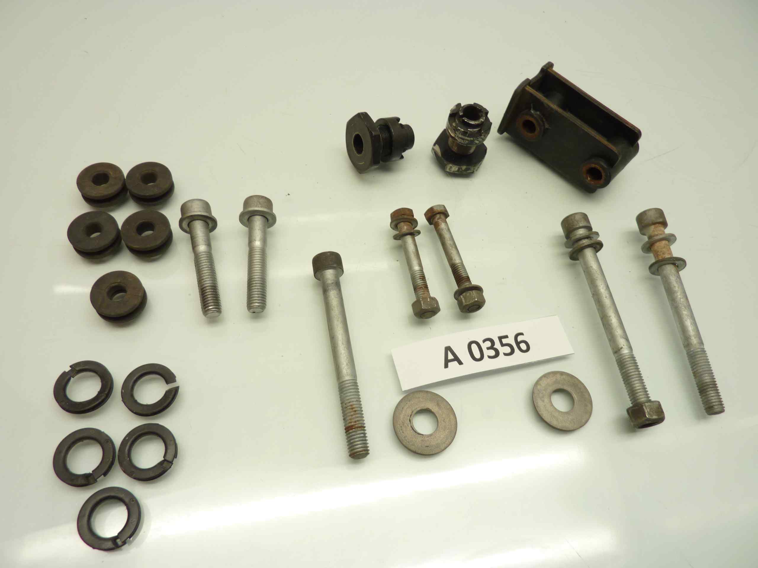 BMW F650 CS SCARVER perni motore minuteria bulloneria