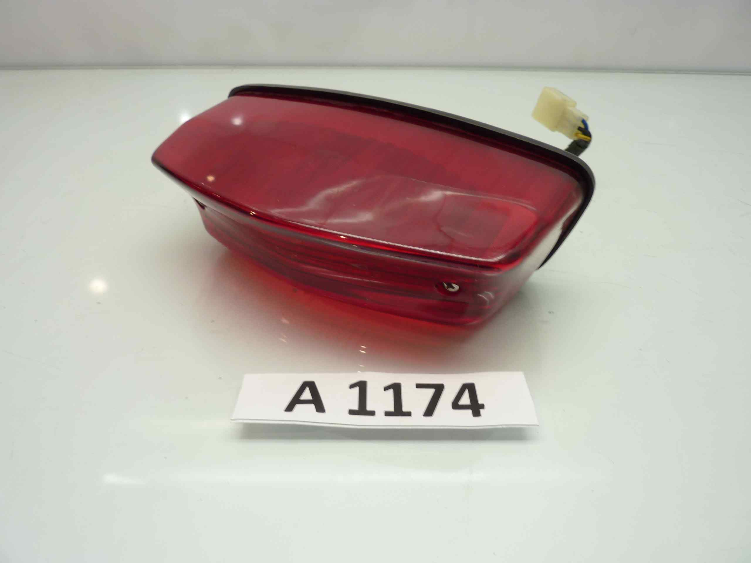 Yamaha YBR 125 07-15 luce posteriore stop - immagine 3
