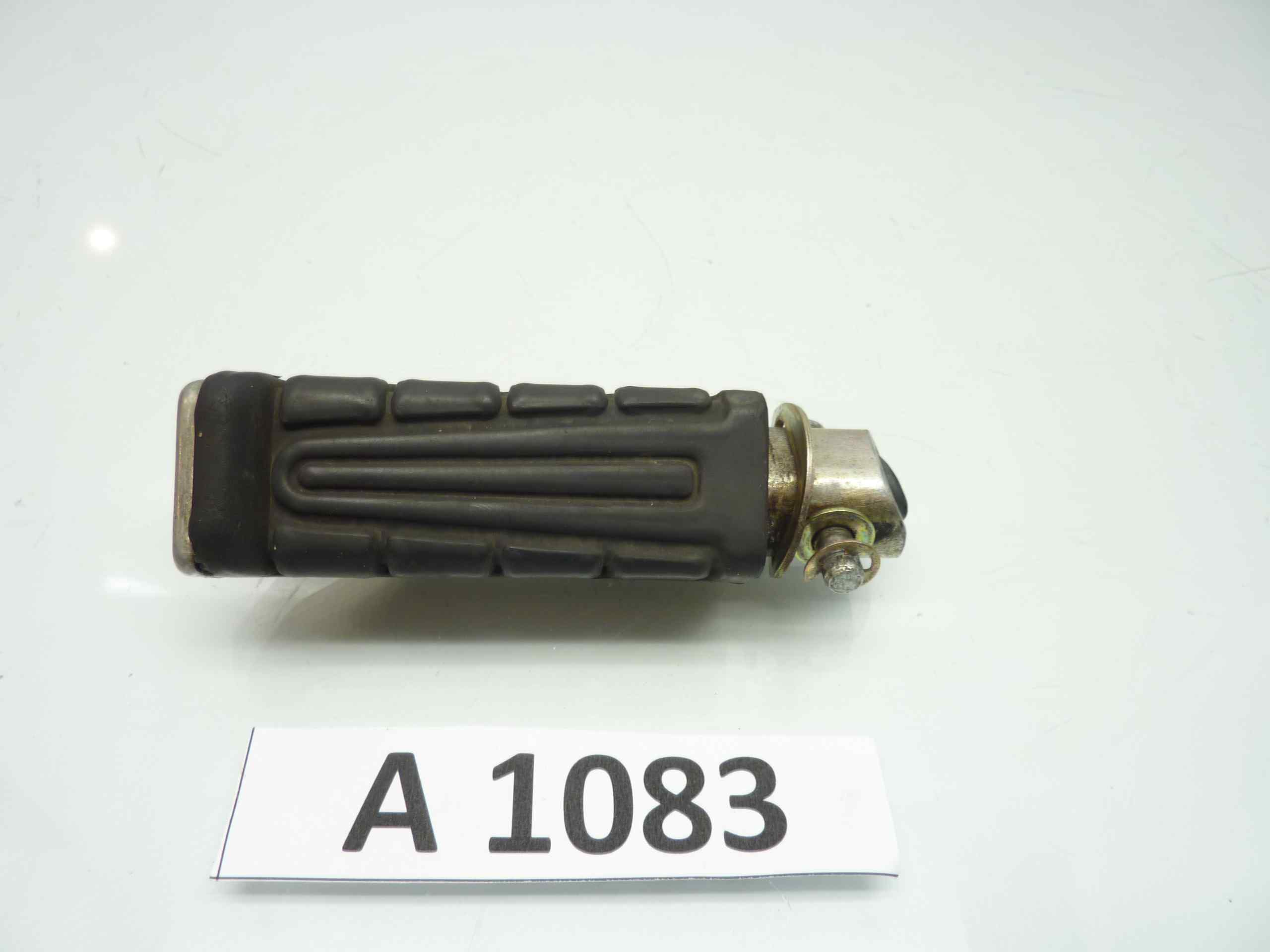 Yamaha YBR 125 07-15 pedana poggiapiedi posteriore destra