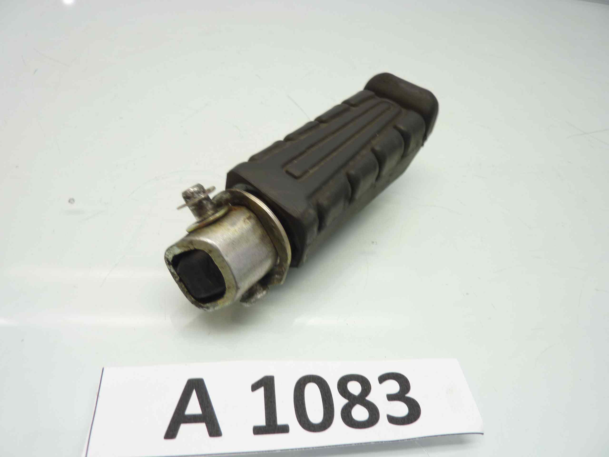 Yamaha YBR 125 07-15 pedana poggiapiedi posteriore destra - immagine 3