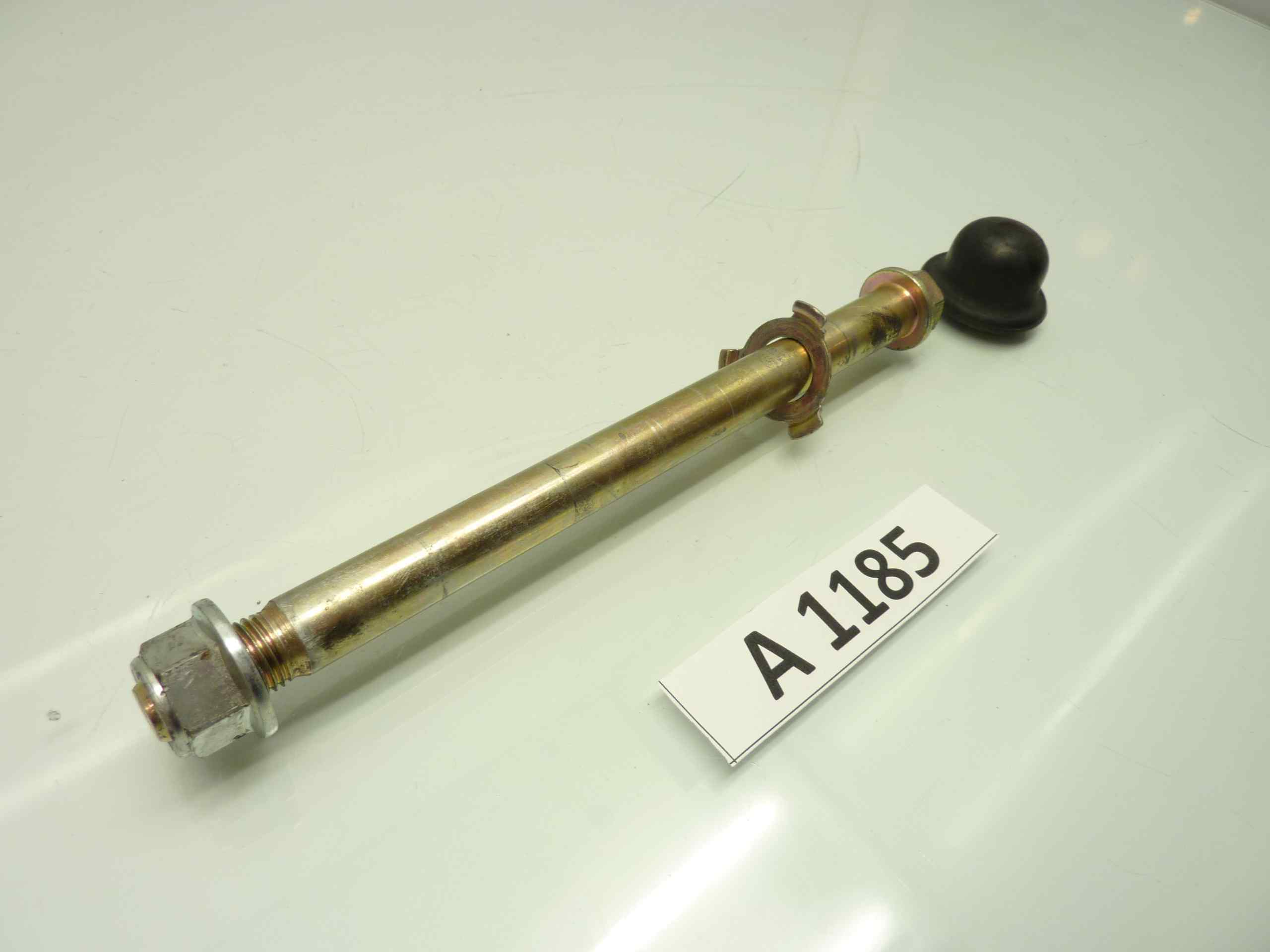 Yamaha YBR 125 07-15 perno ruota anteriore - immagine 2