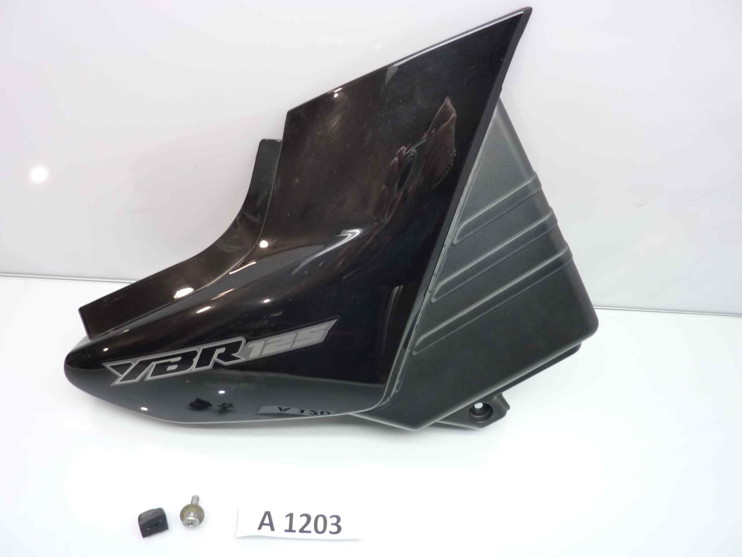 Yamaha YBR 125 07-15 fiancatina fianchetto laterale destro