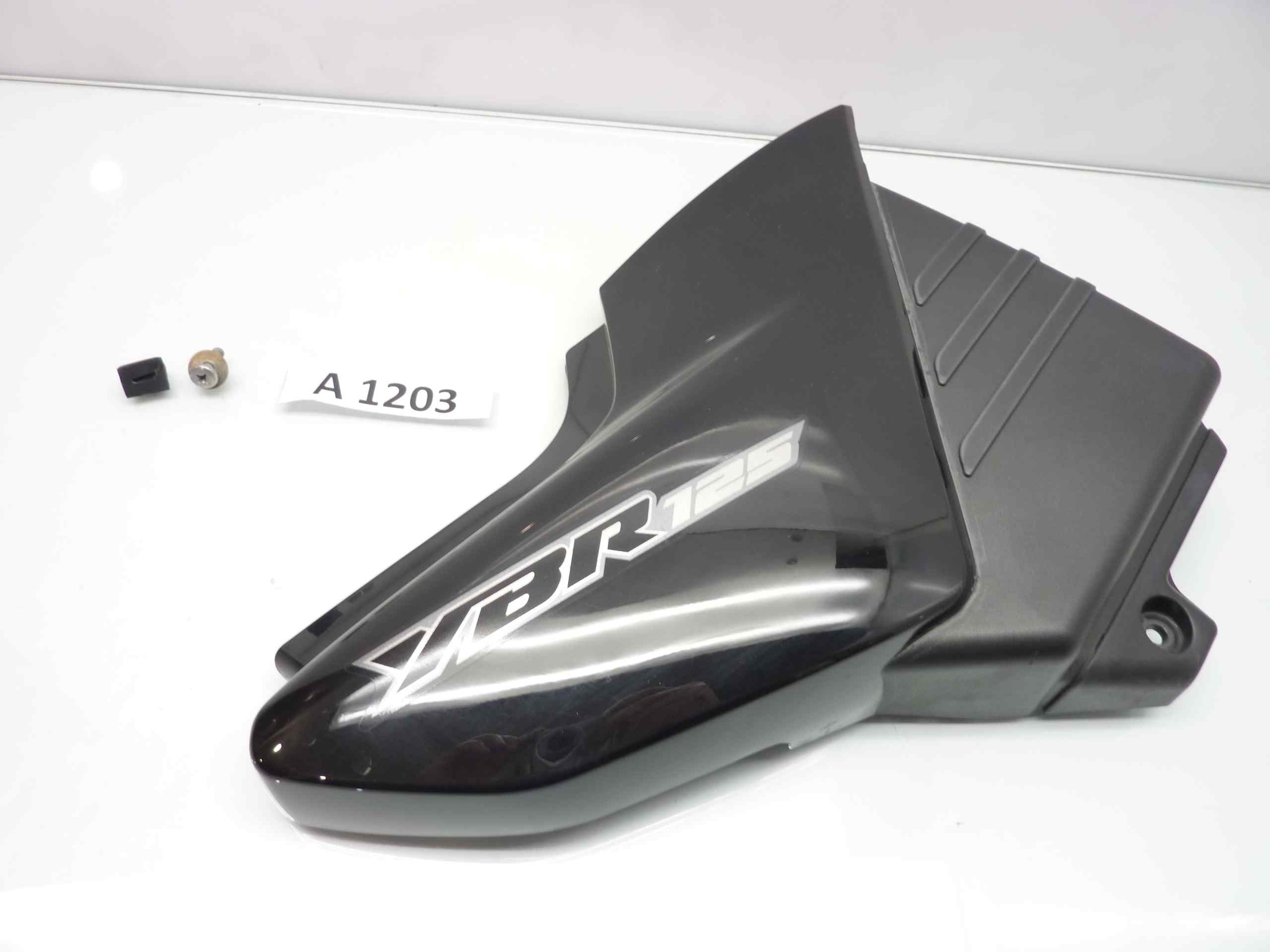 Yamaha YBR 125 07-15 fiancatina fianchetto laterale destro - immagine 2