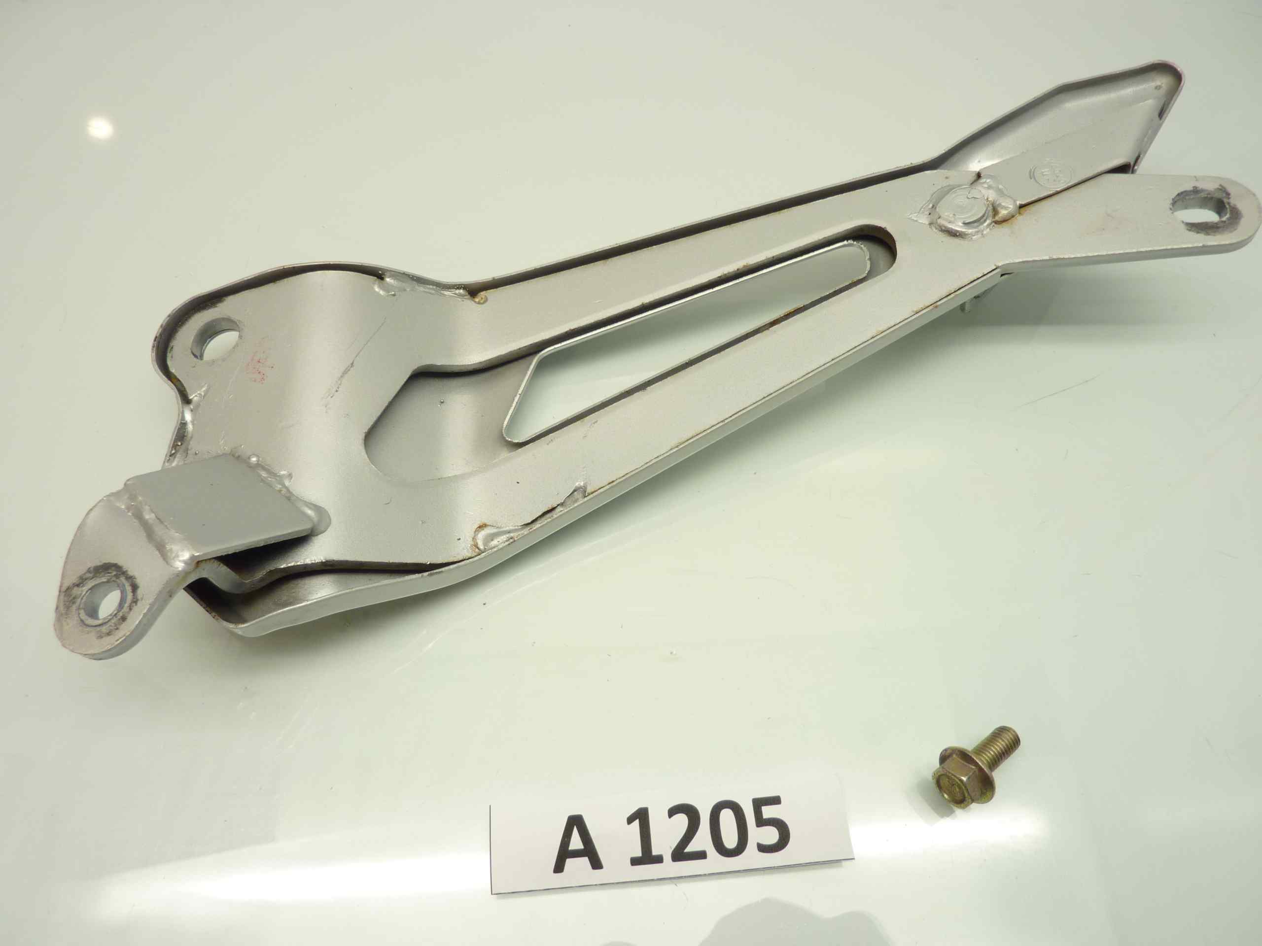 Yamaha YBR 125 07-15 staffa poggiapiedi posteriore destra - immagine 3