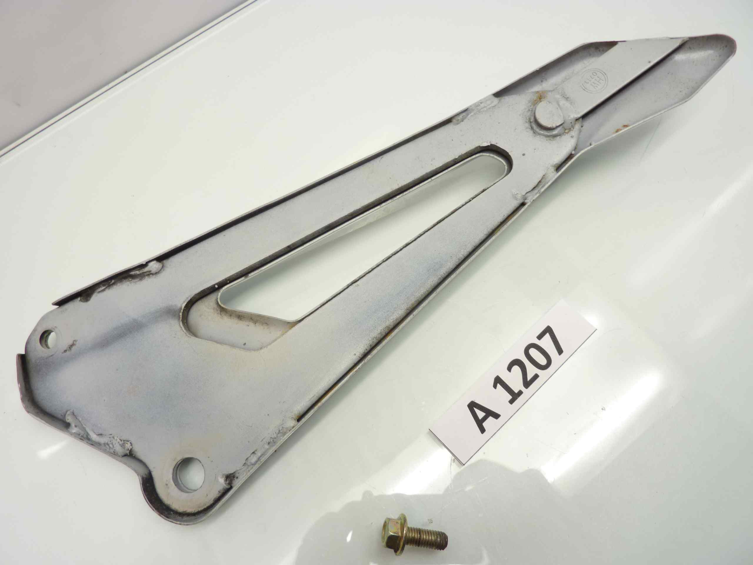 Yamaha YBR 125 07-15 staffa poggiapiedi posteriore sinistra - immagine 3