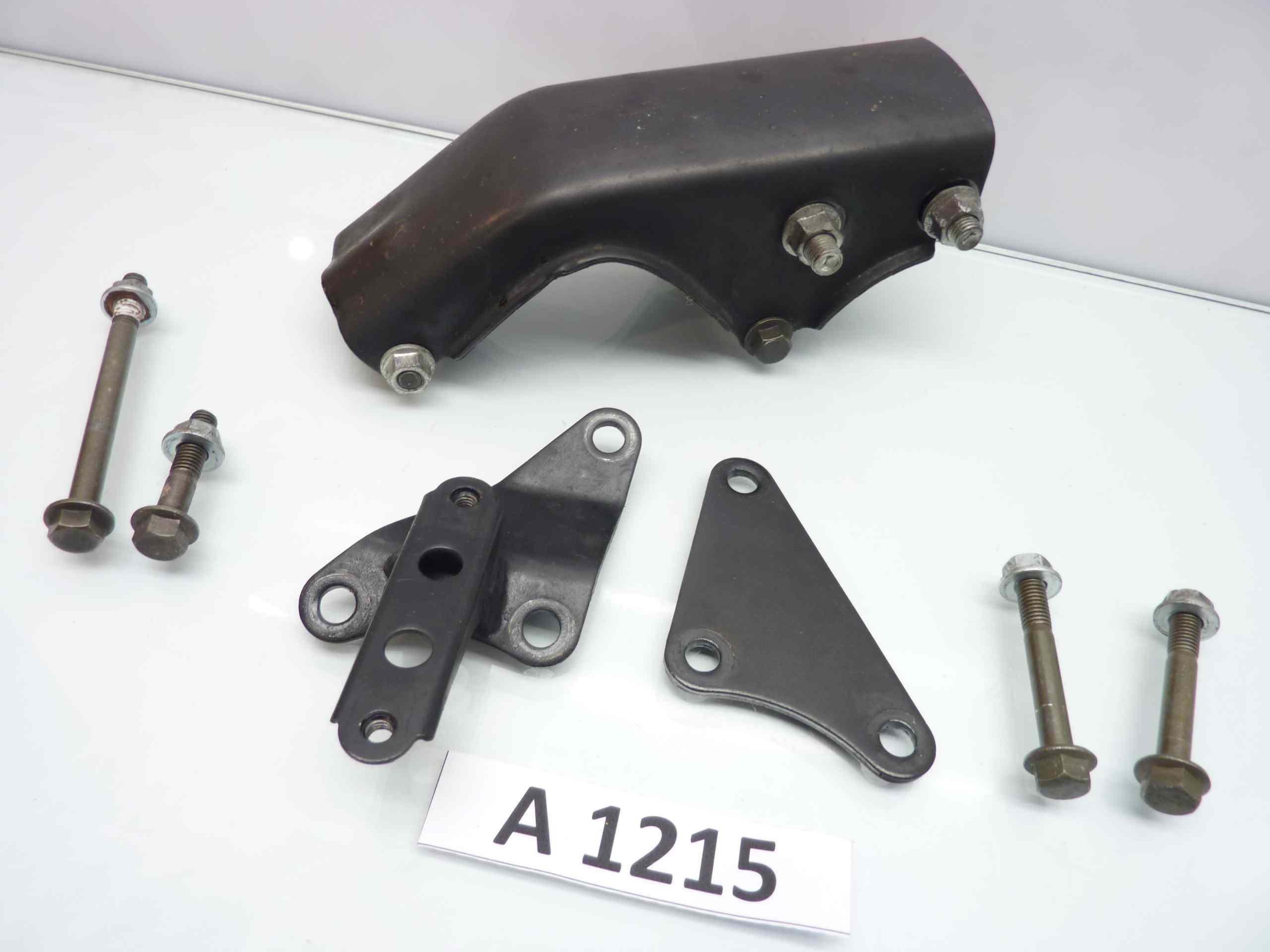Yamaha YBR 125 07-15 perni motore staffa culla - immagine 2