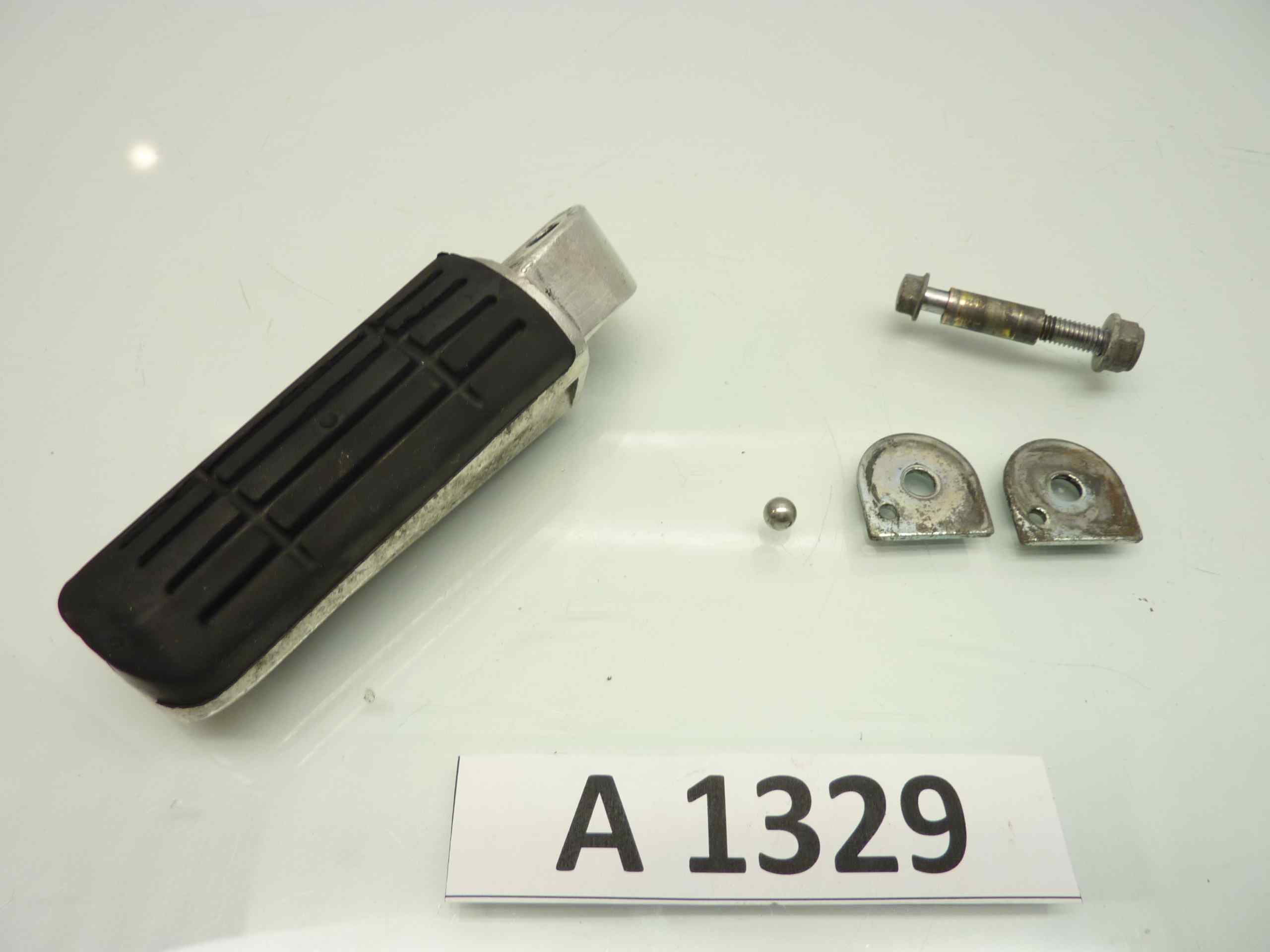 Yamaha FAZER FZ6 600 '01-03 Pedalino poggia piedi posteriore destro