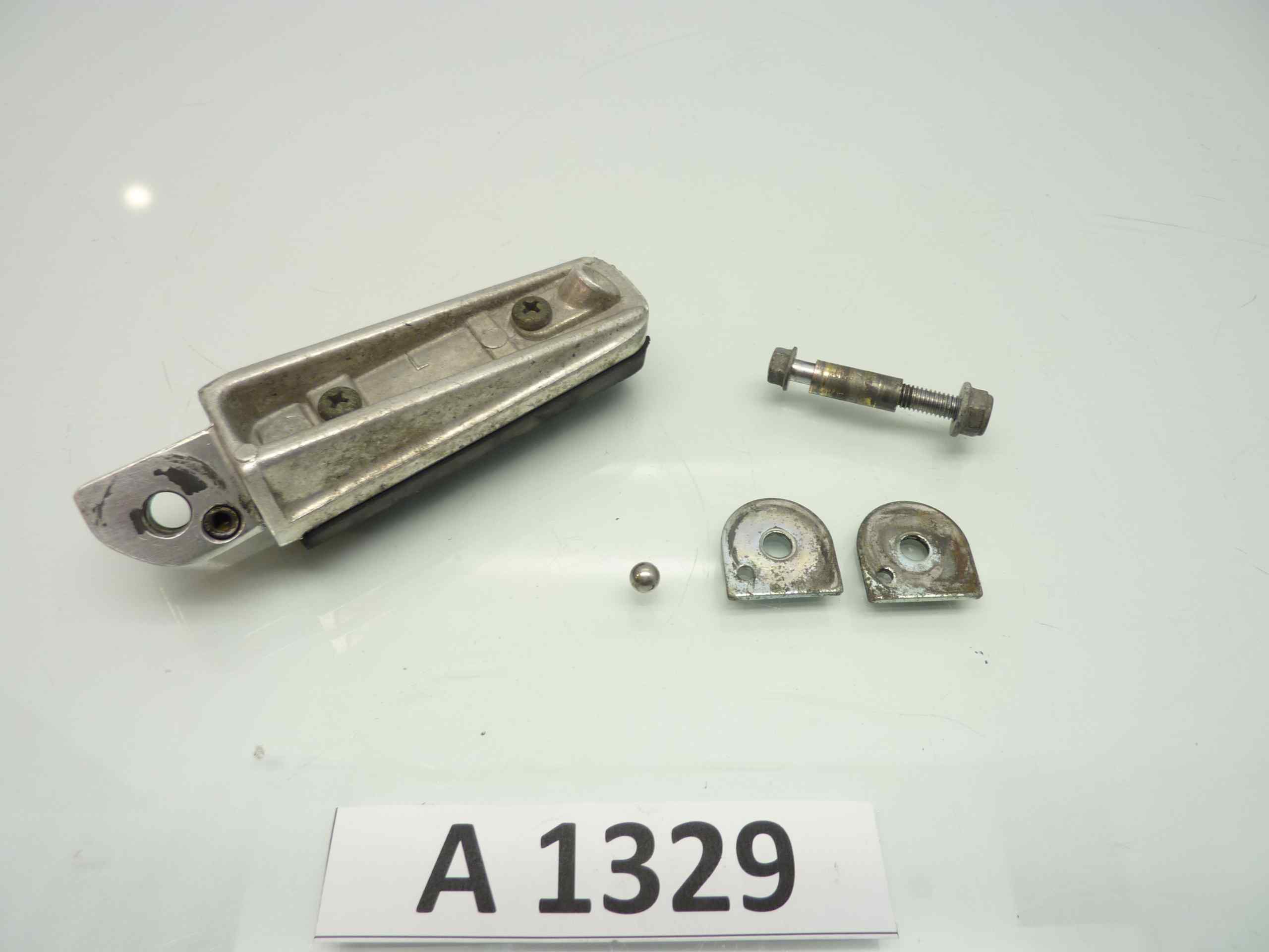 Yamaha FAZER FZ6 600 '01-03 Pedalino poggia piedi posteriore destro - immagine 3