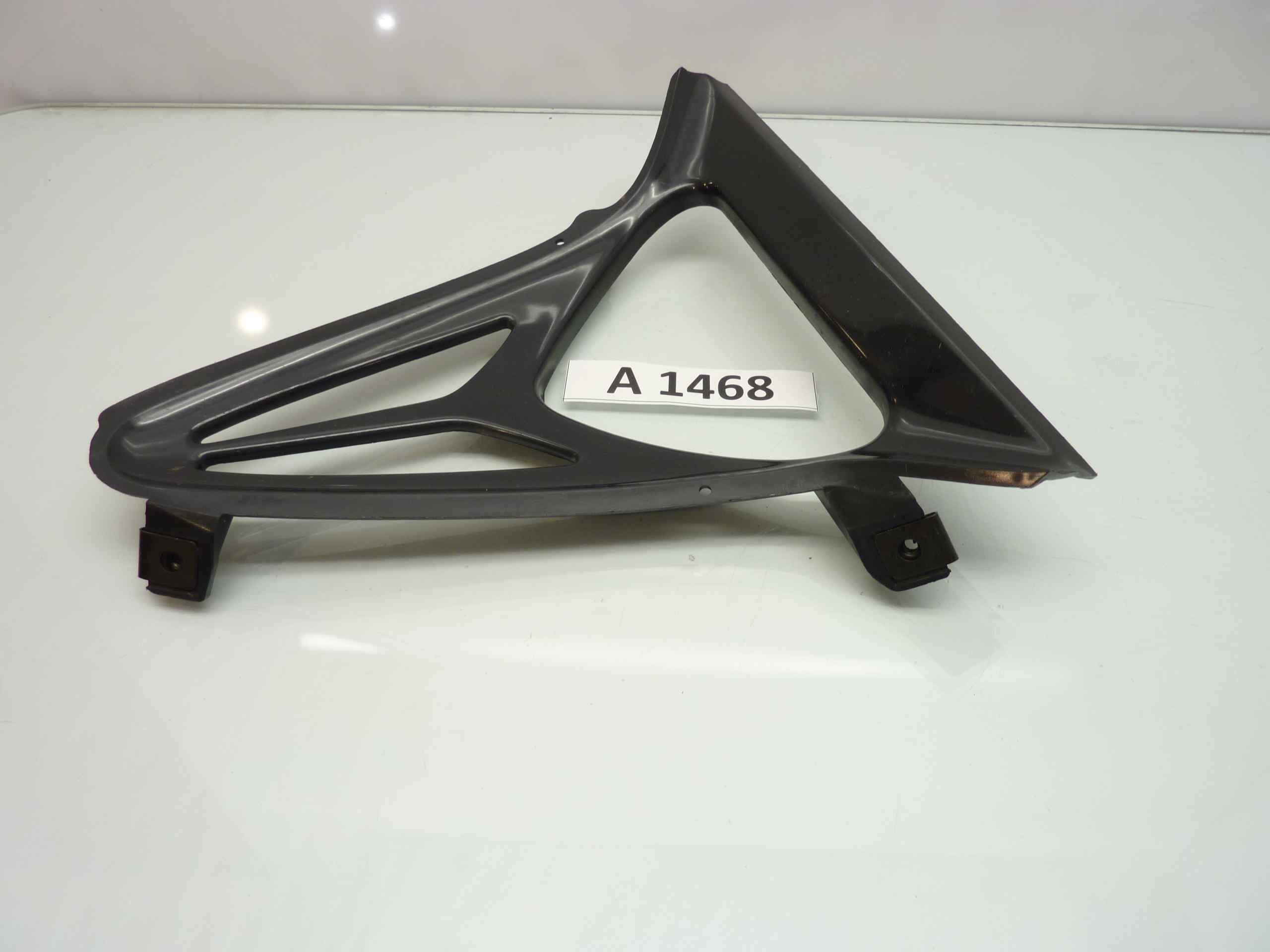 Yamaha YZF 600 R6 99-02 plastica chiusura inferiore carena puntale 5EB2836M00 - immagine 2