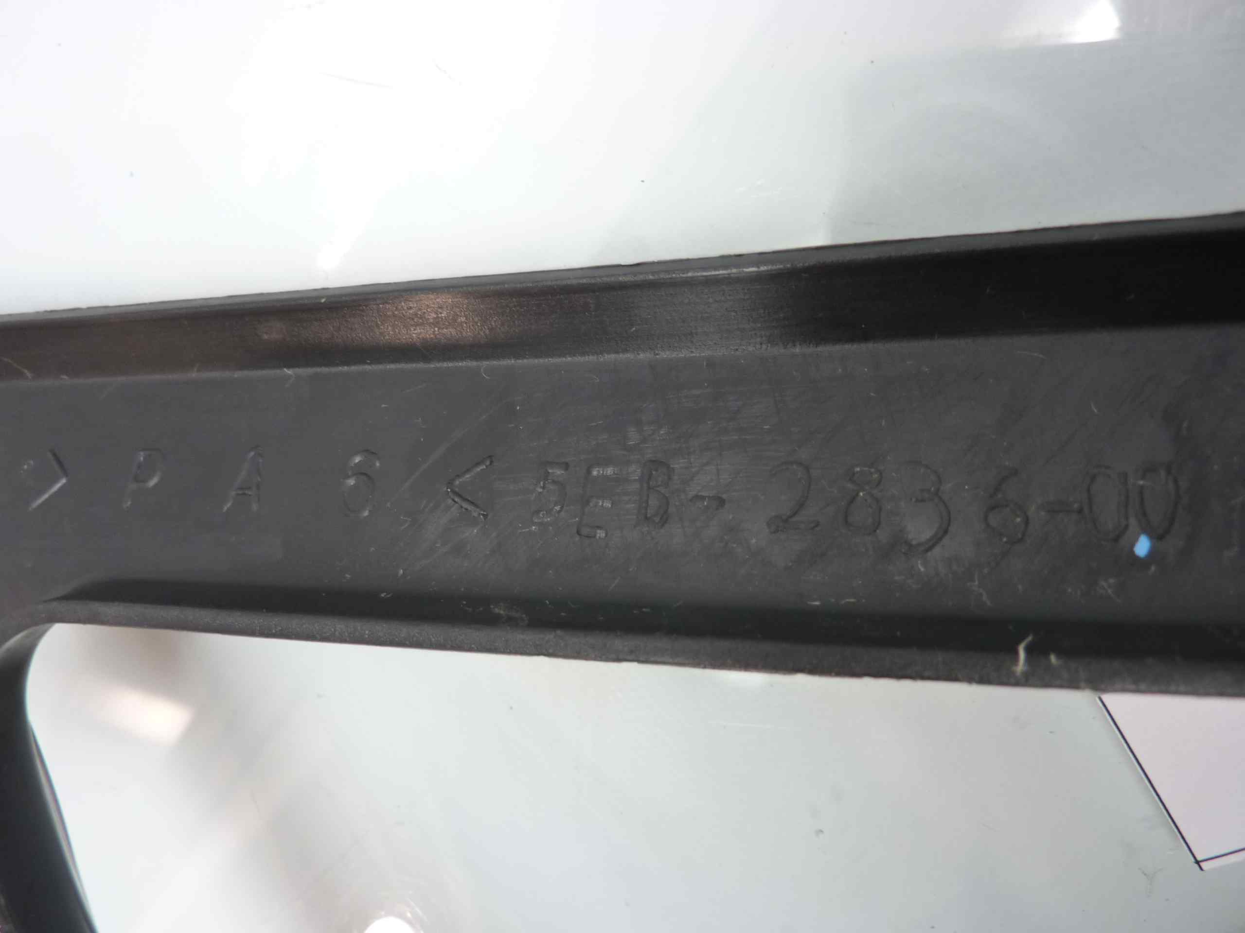 Yamaha YZF 600 R6 99-02 plastica chiusura inferiore carena puntale 5EB2836M00 - immagine 4