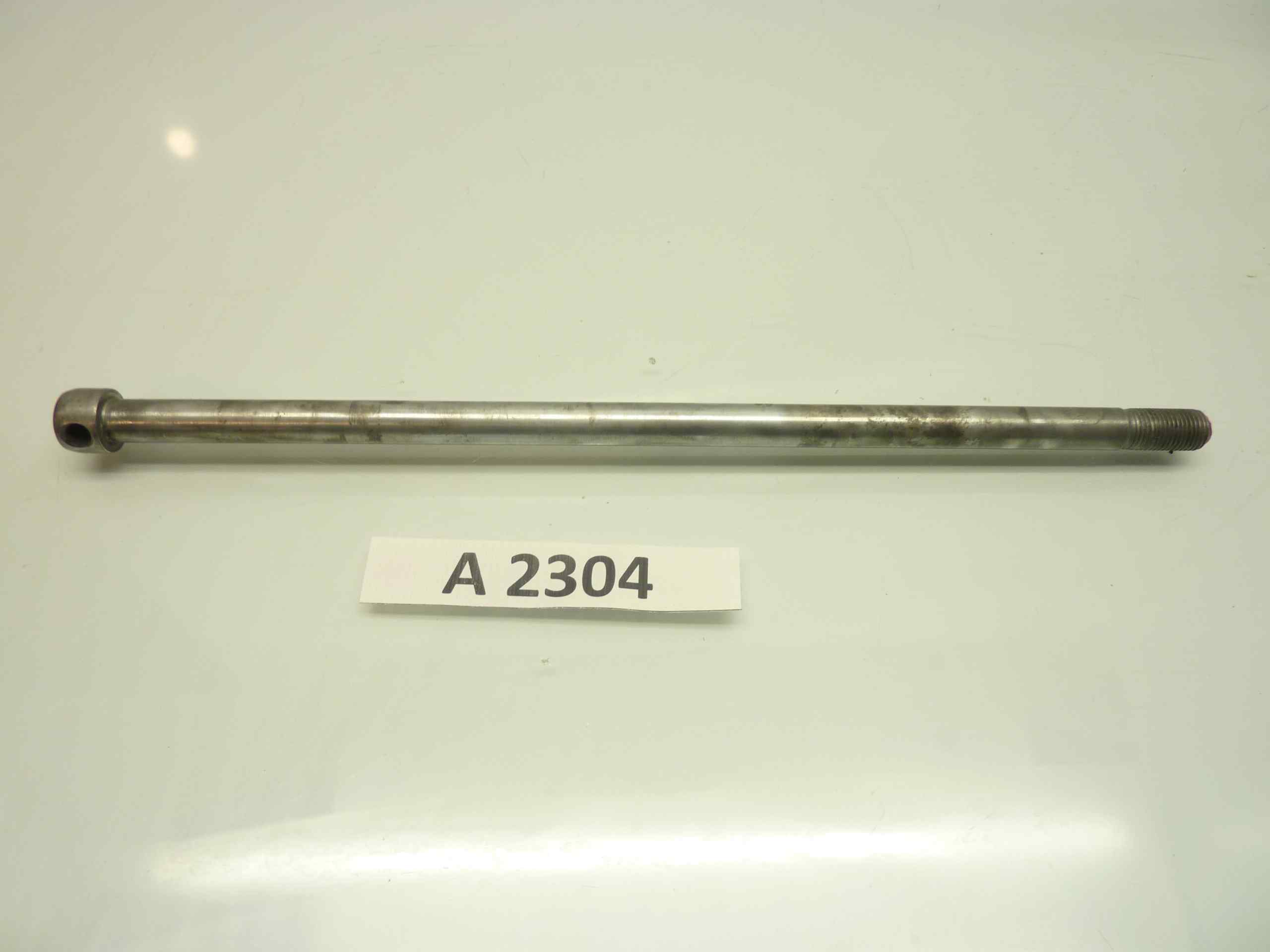 SUZUKI RV 90 perno ruota posteriore