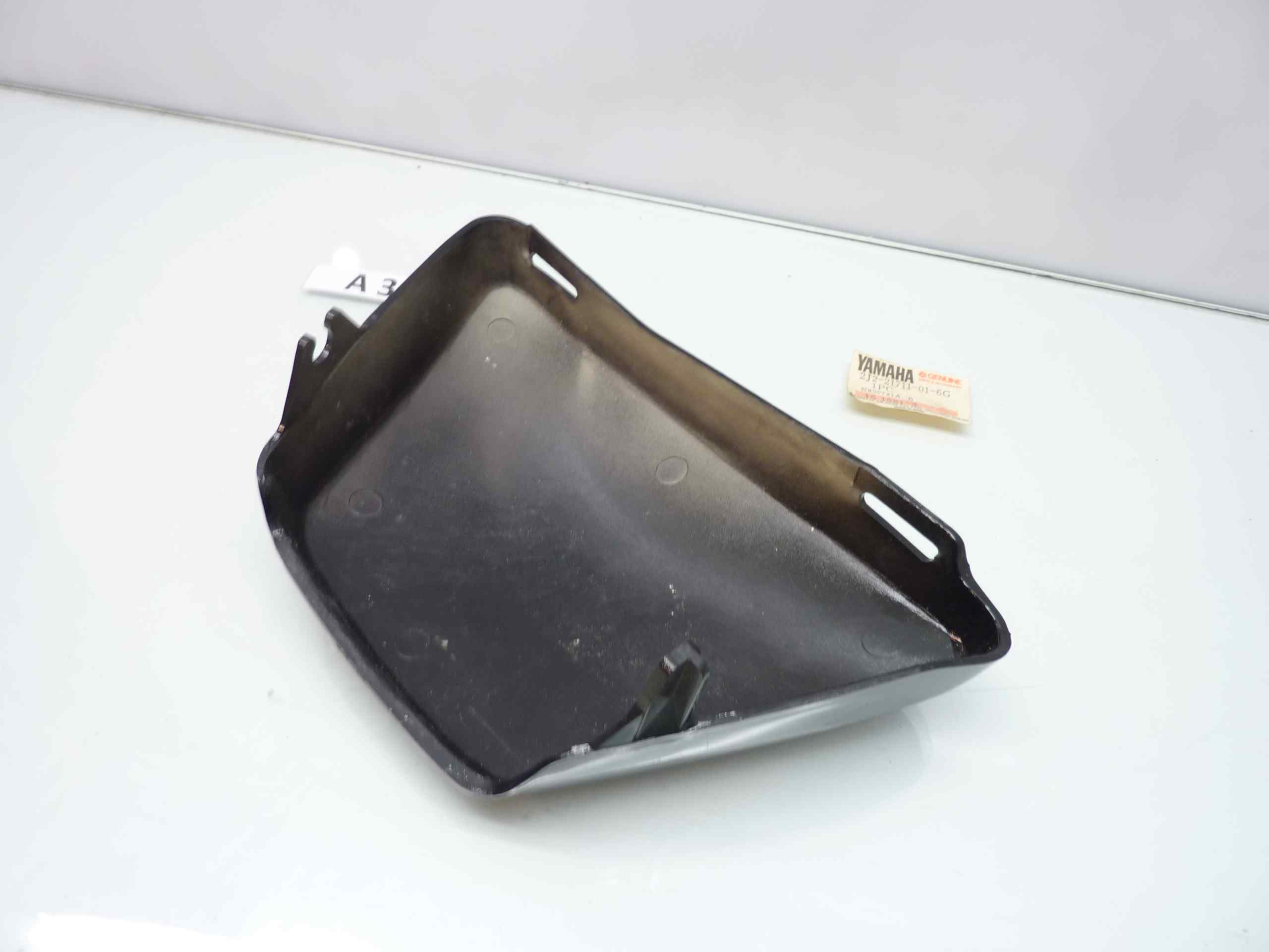 Yamaha SR 500 78 79 fiancatina sinistra 2J221711016G NUOVA - immagine 4