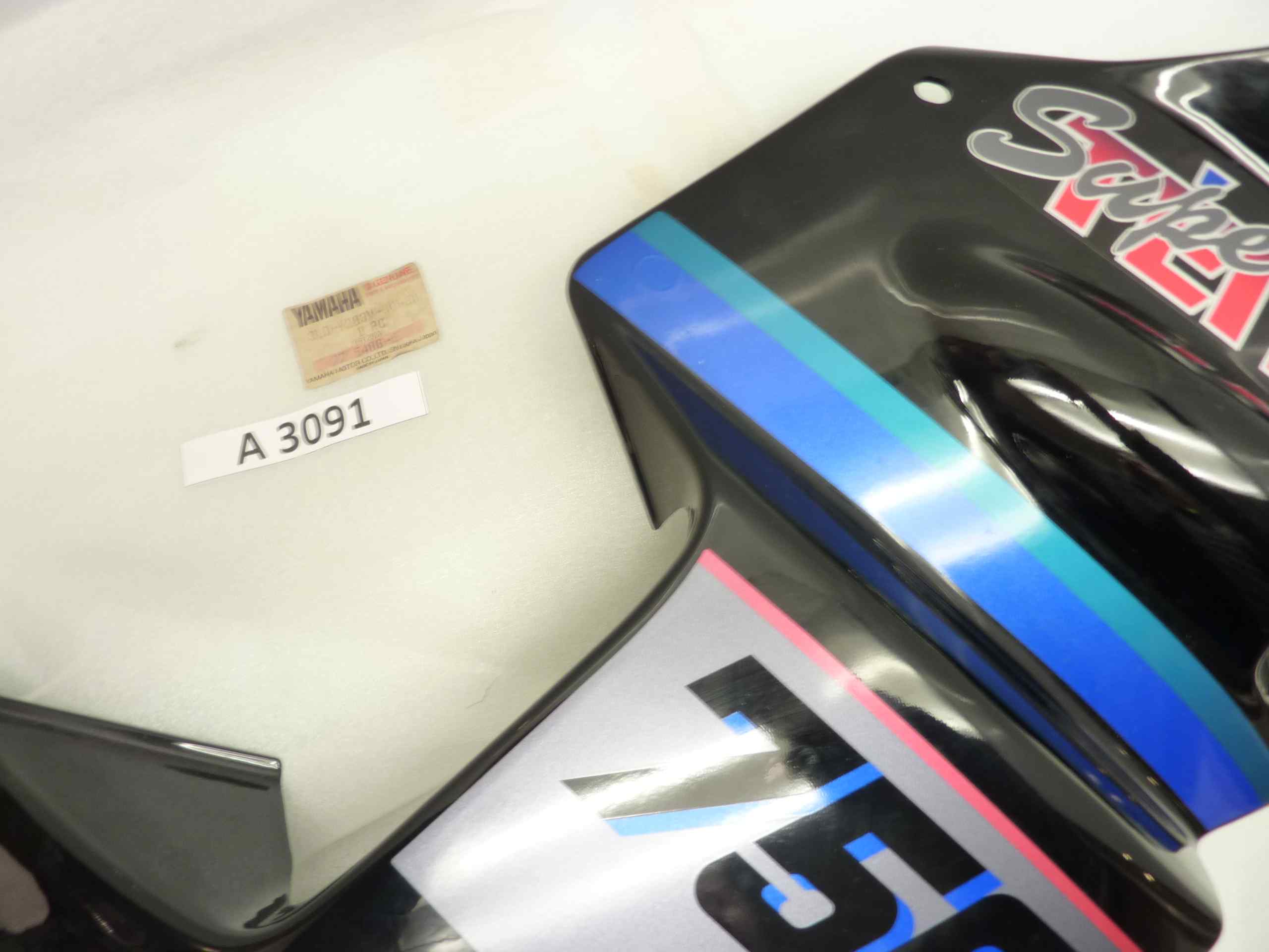 Yamaha Super Tenere XTZ 750 3LD CARENA NUOVA destra nera - immagine 7
