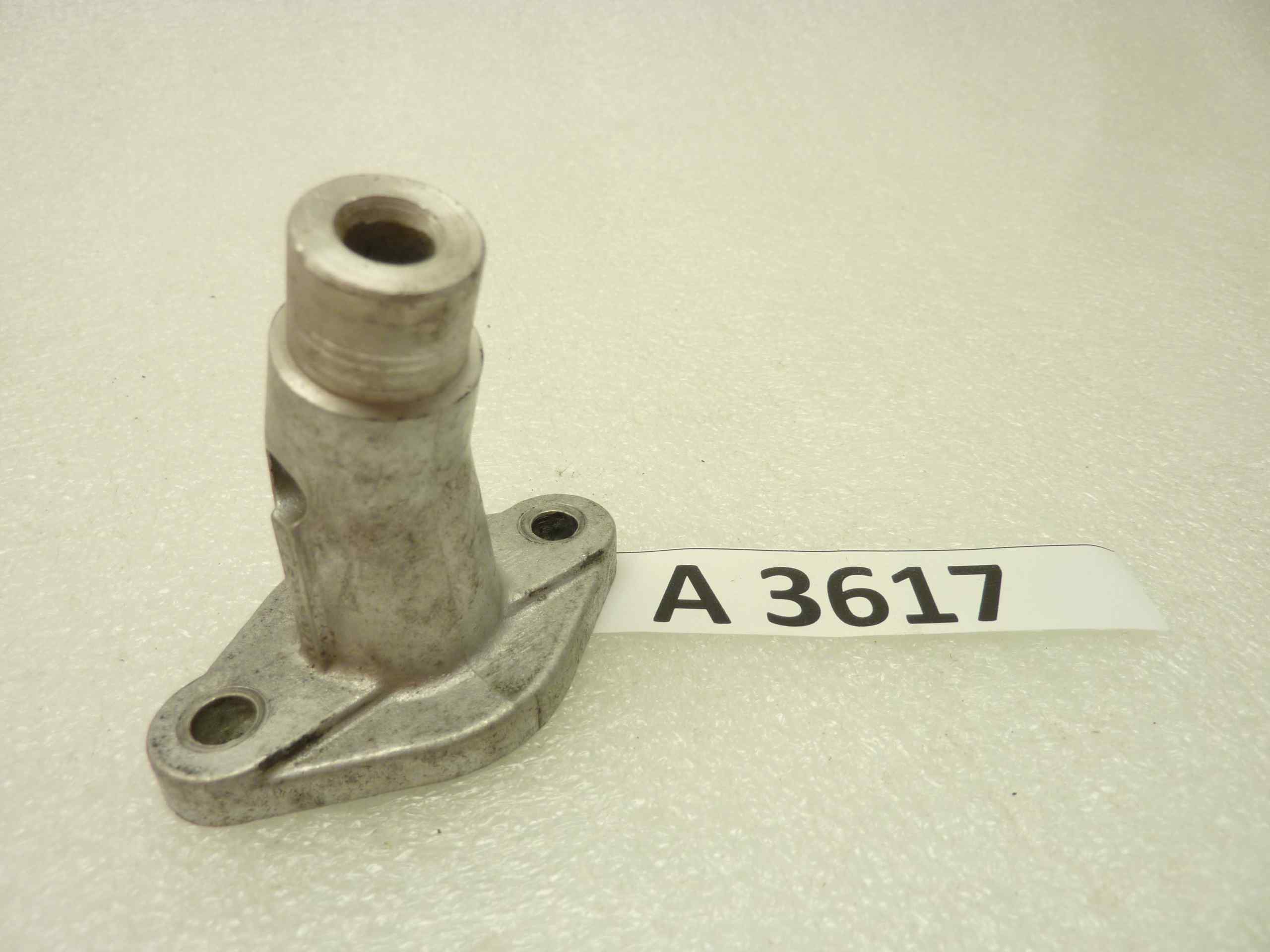 Collettore aspirazione Minarelli interasse fori 50mm diam imbocco 18mm