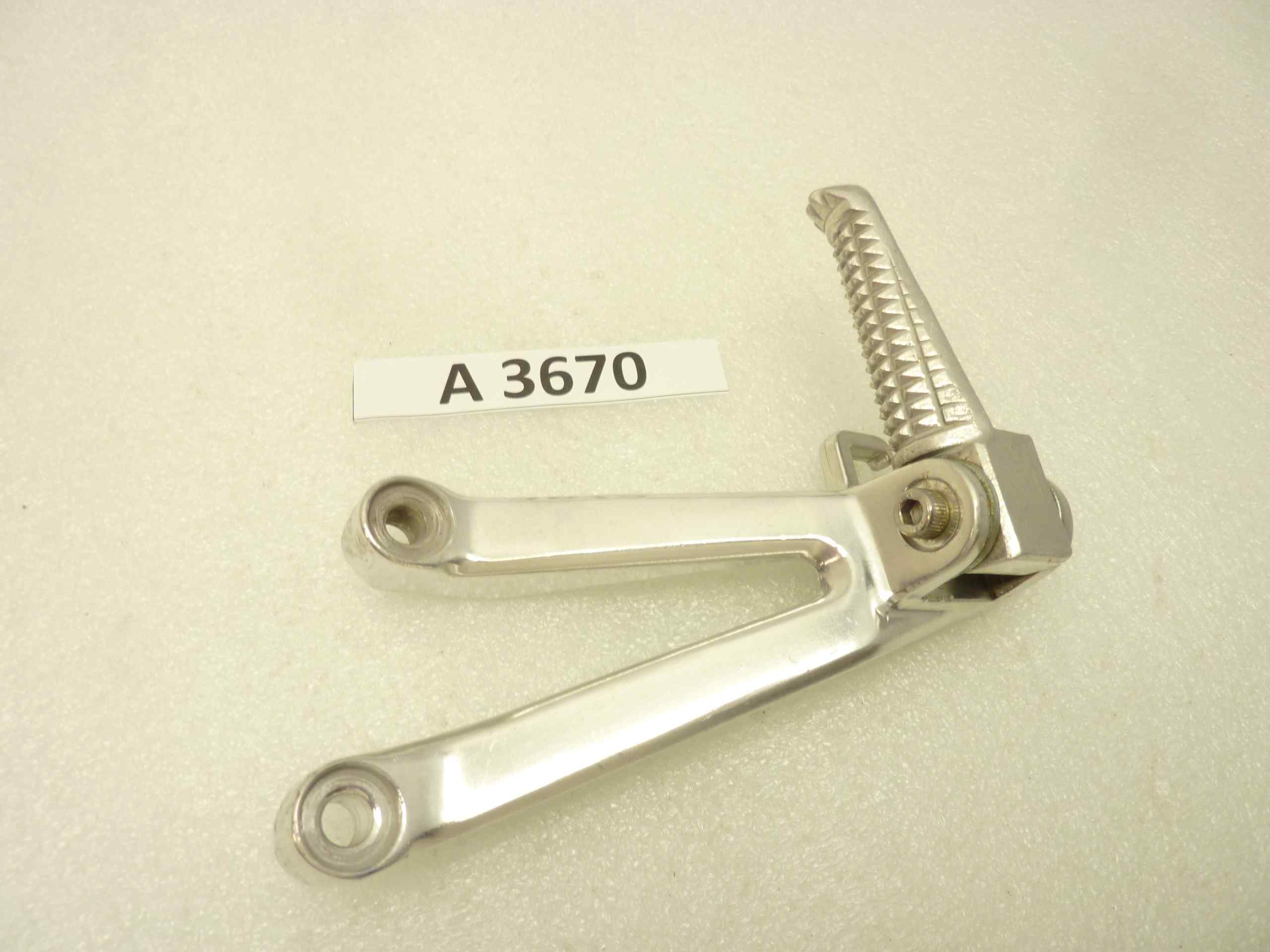 Yamaha YZF R1 98-99 staffa pedalino poggiapiedi posteriore sinistro 4XV-4