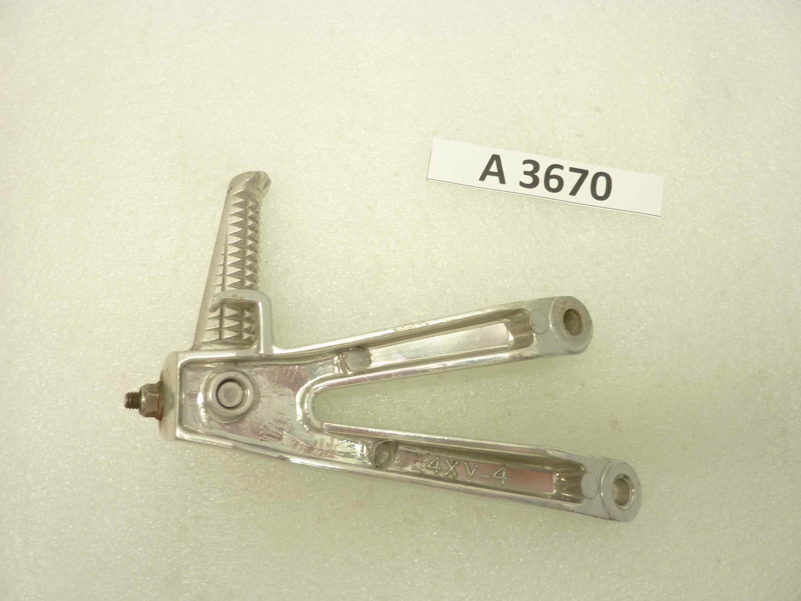 Yamaha YZF R1 98-99 staffa pedalino poggiapiedi posteriore sinistro 4XV-4 - immagine 2