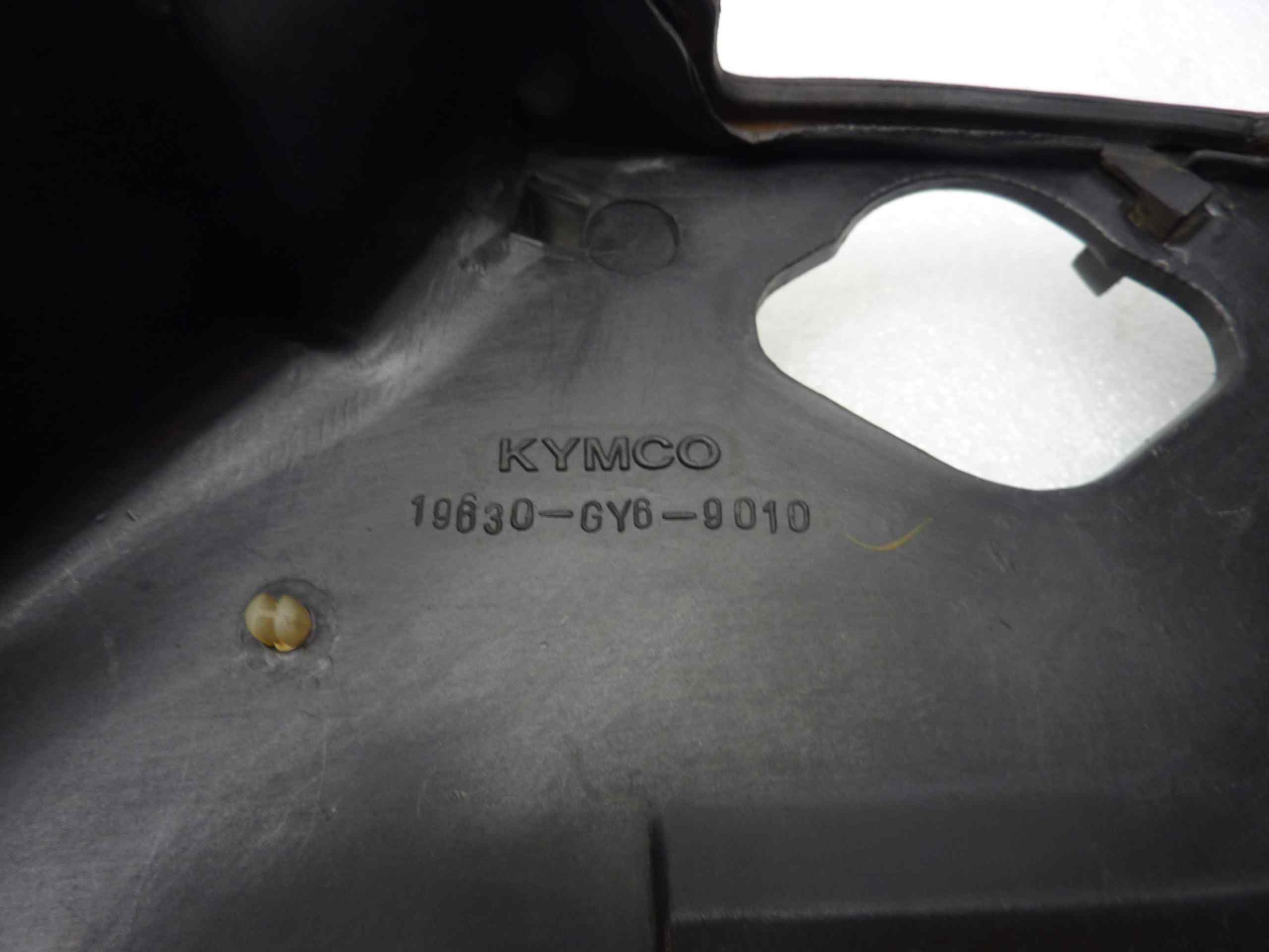 Kymco plastica cuffia protezione motore 19630GY69010 - immagine 3