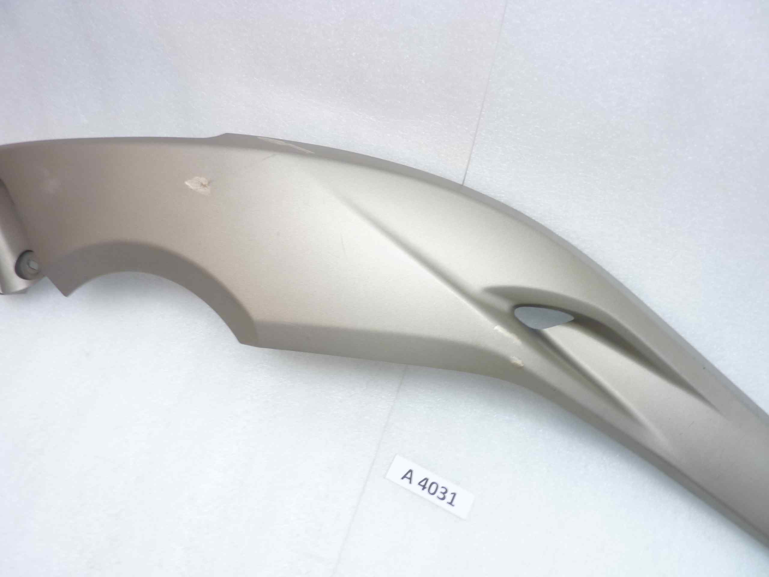 Yamaha Tmax 500 01 carena centrale destra 5GJ2172W - immagine 3