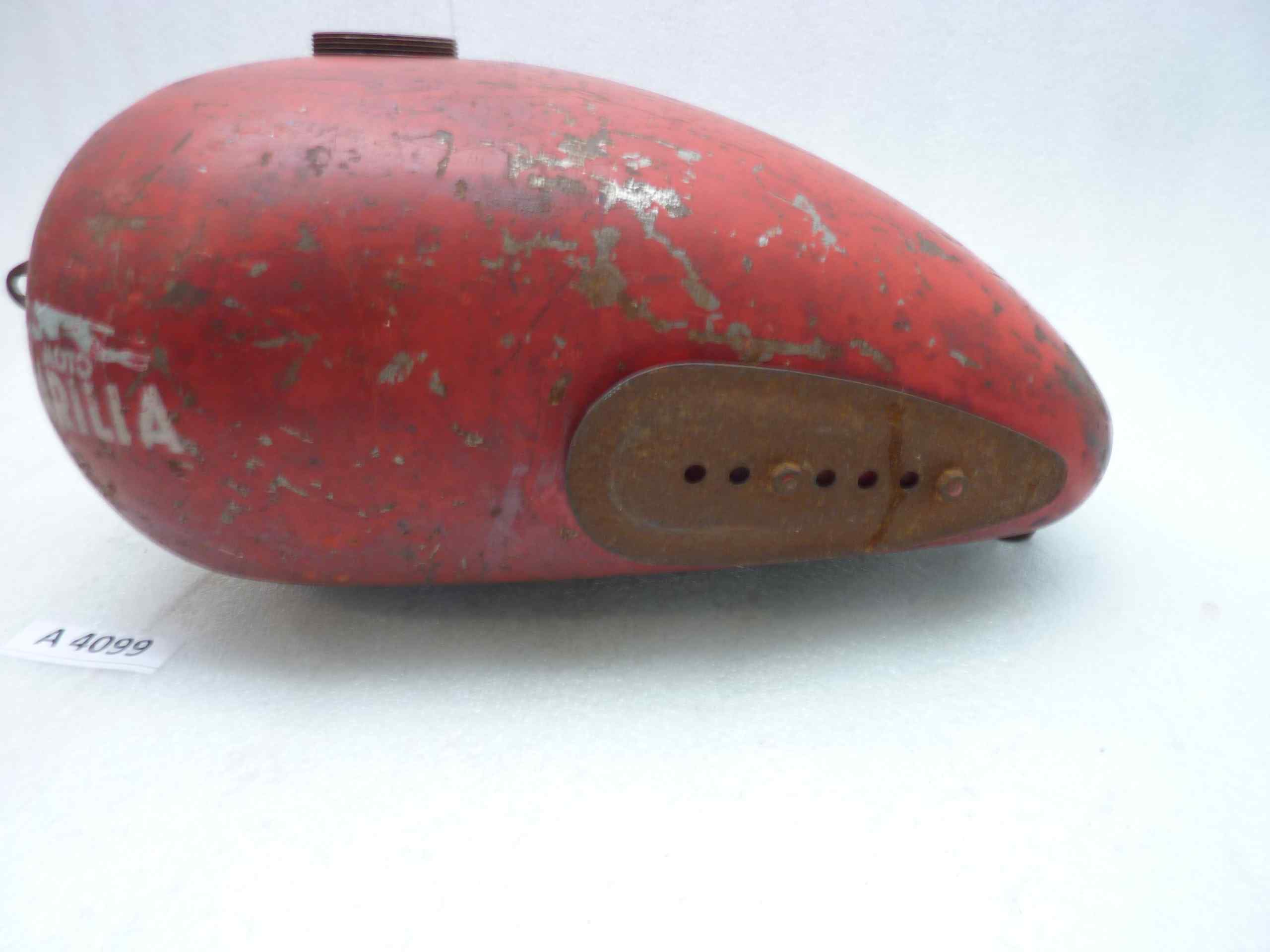 Parilla 125 serbatoio benzina carburante - immagine 9
