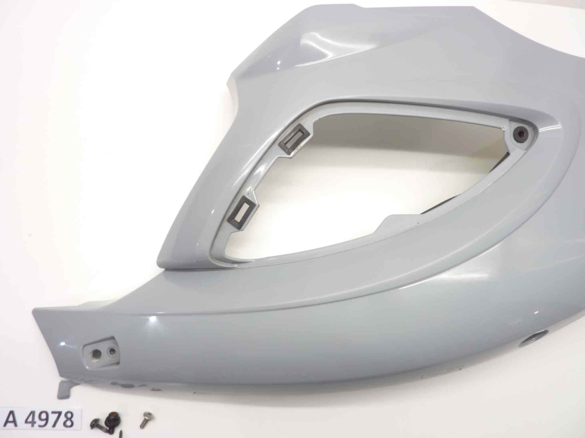 BMW F650 CS SCARVER Carena anteriore destra con piccolo pezzo danneggiato ma presente - immagine 4