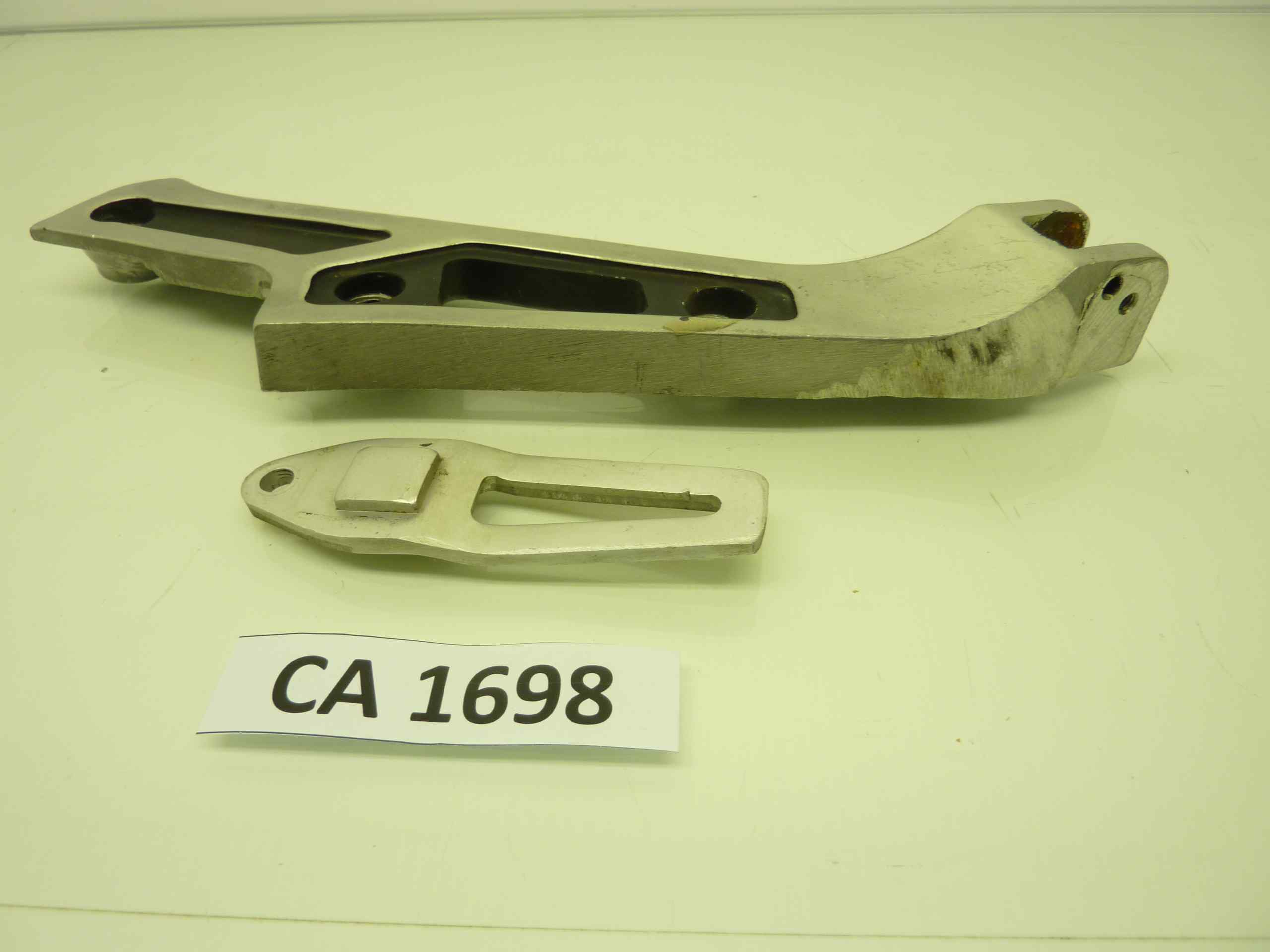SUZUKI GSX 750 ES 84 GR72A staffa pedalino poggiapiedi sinistro - immagine 2