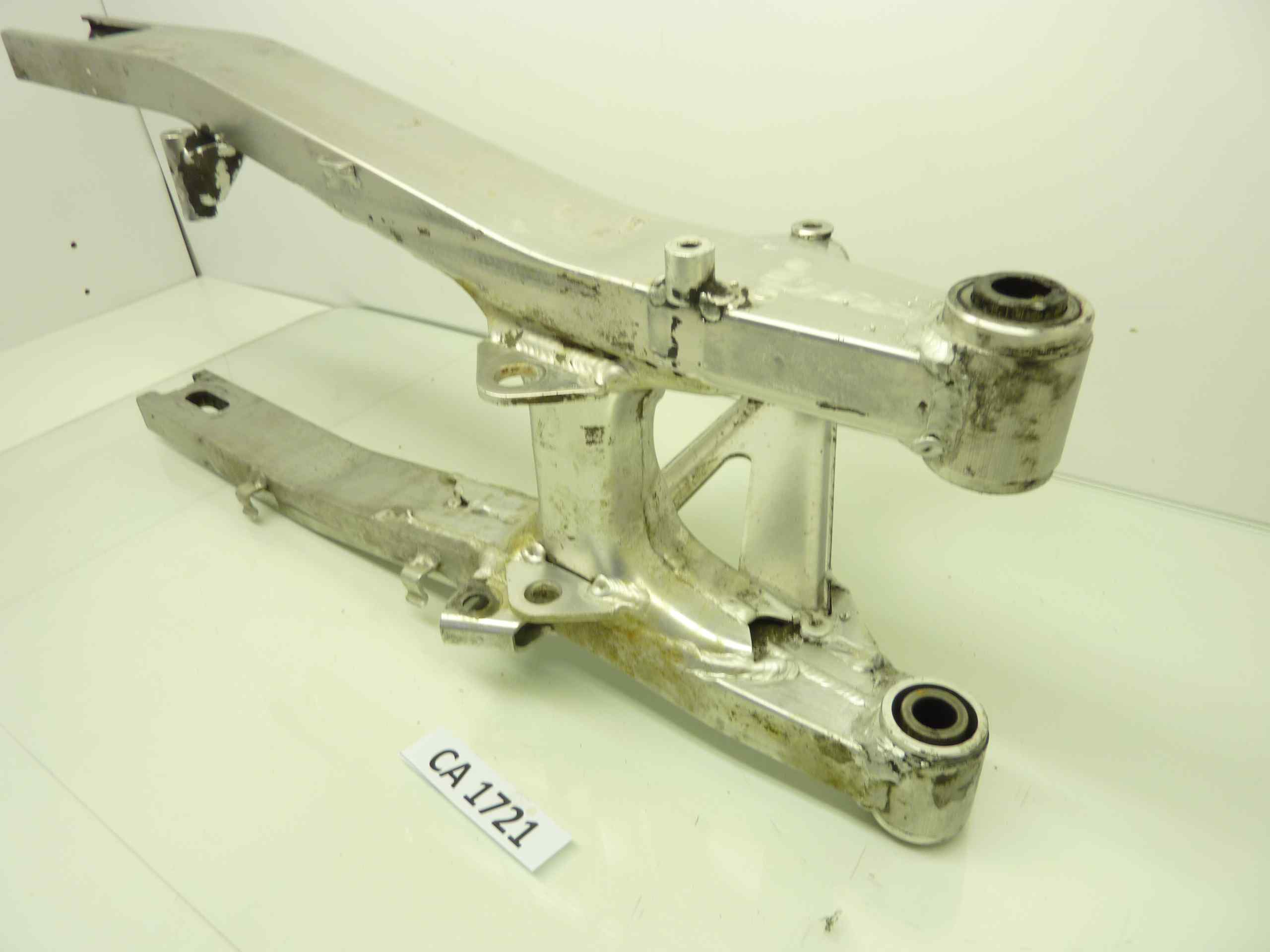 SUZUKI GSX 750 ES 84 GR72A forcellone posteriore - immagine 3