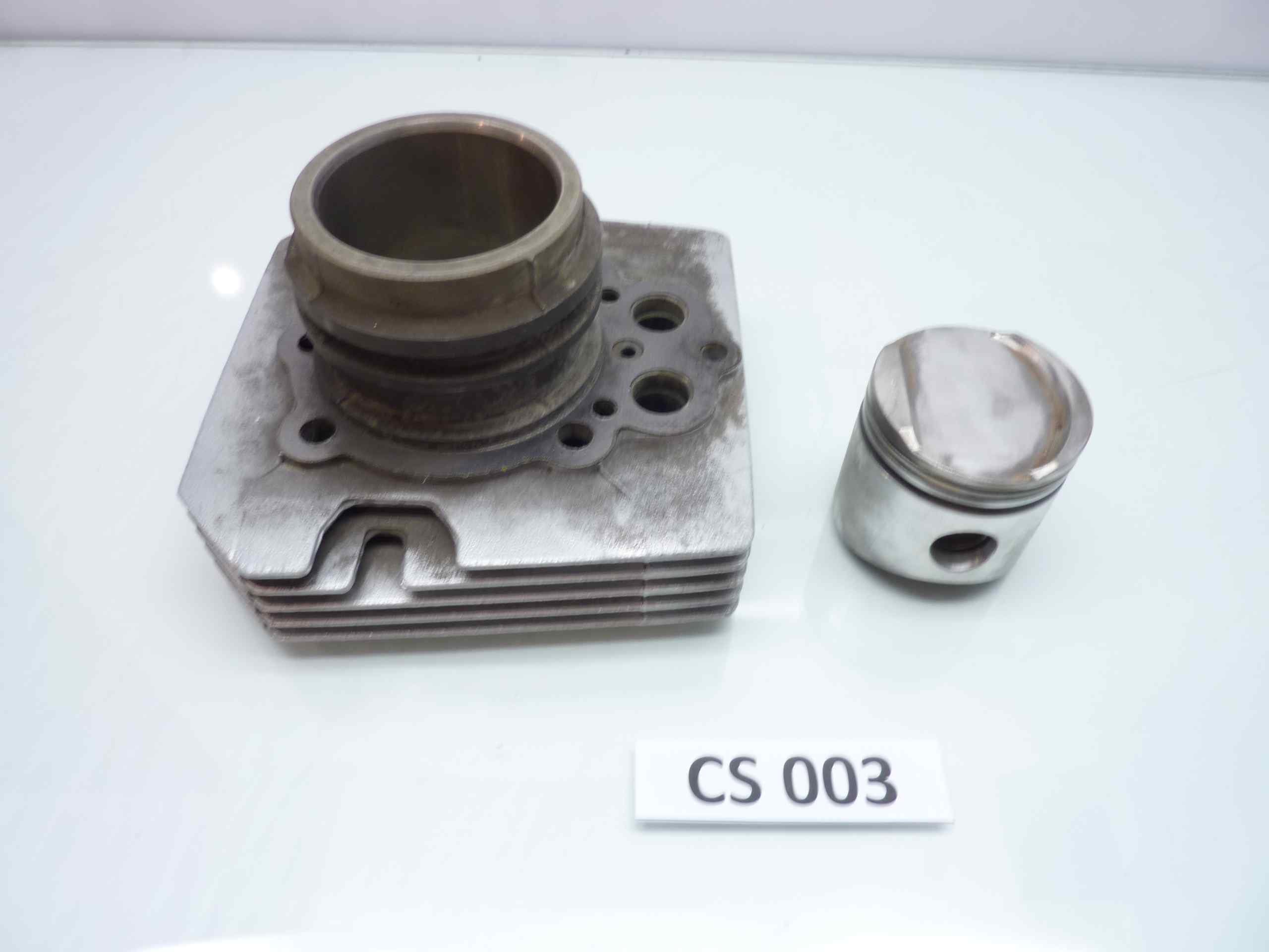 Guzzi V35 NEVADA FLORIDA cilindro e pistone sinistro DIAM CILINDRO MM 65,7 - immagine 2