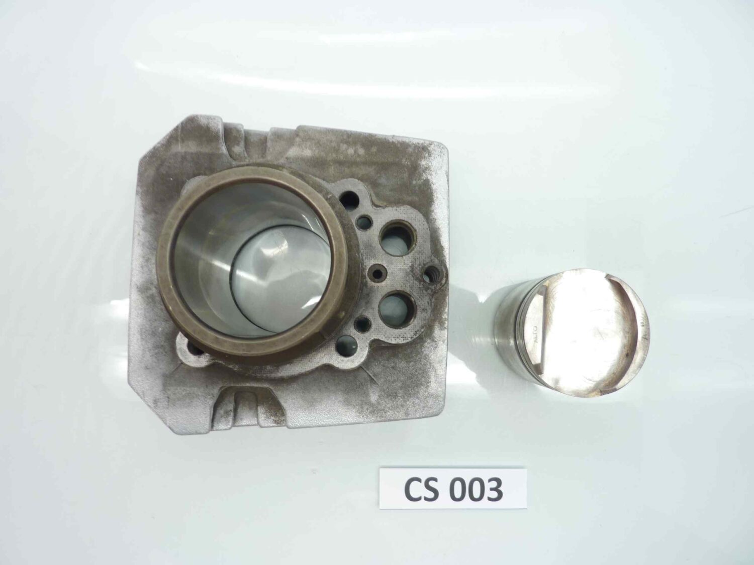 Guzzi V35 NEVADA FLORIDA cilindro e pistone sinistro DIAM CILINDRO MM 65,7 - immagine 3
