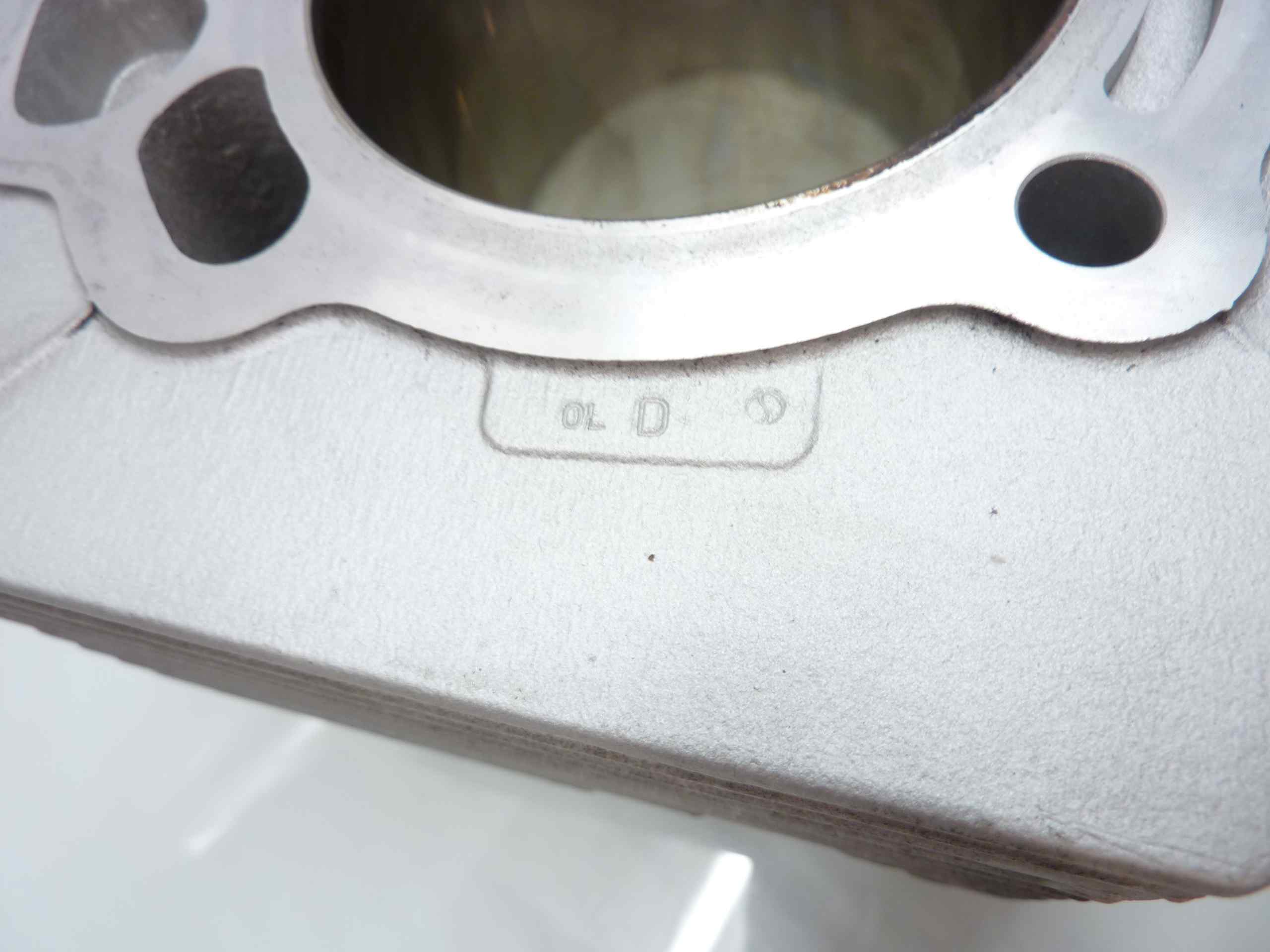 Guzzi V7 I 1serie cilindro e pistone DIAM CILINDRO MM 79,7 - immagine 3