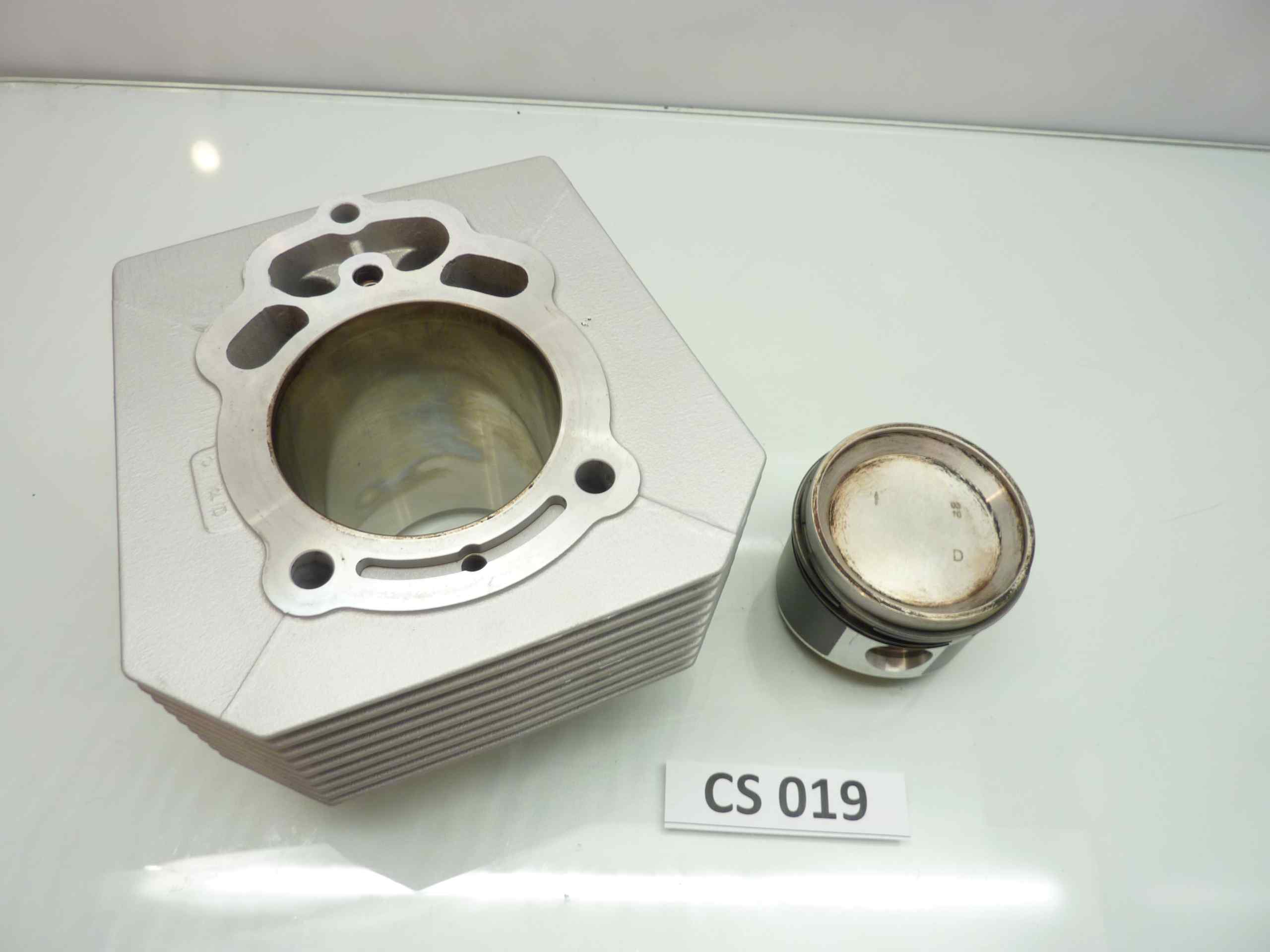 Guzzi V7 I 1serie cilindro e pistone DIAM CILINDRO MM 79,7