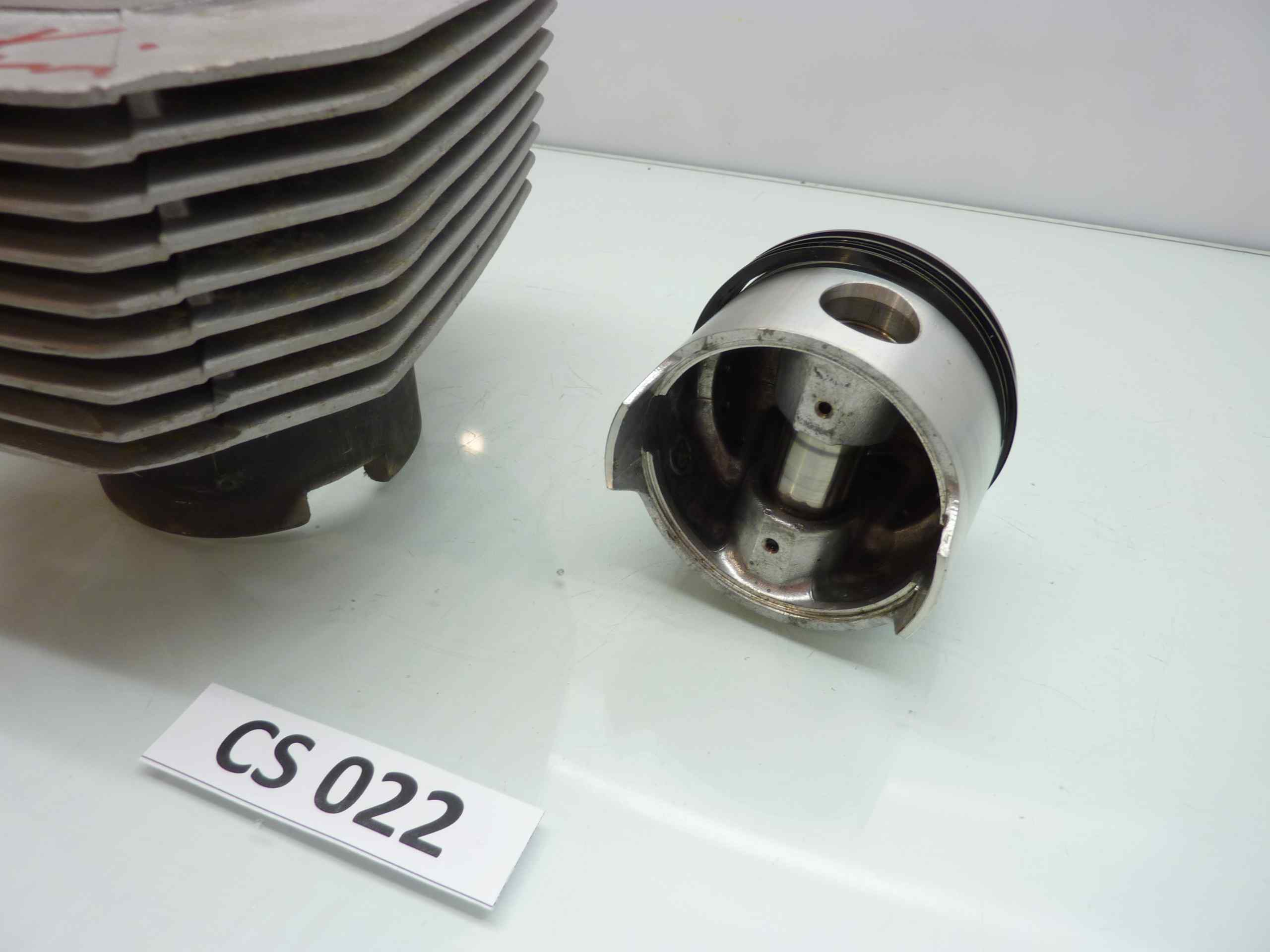 Guzzi 850 T5 cilindro pistone destro Km percorsi 4000 DIAM CILINDRO MM 82,7 - immagine 4