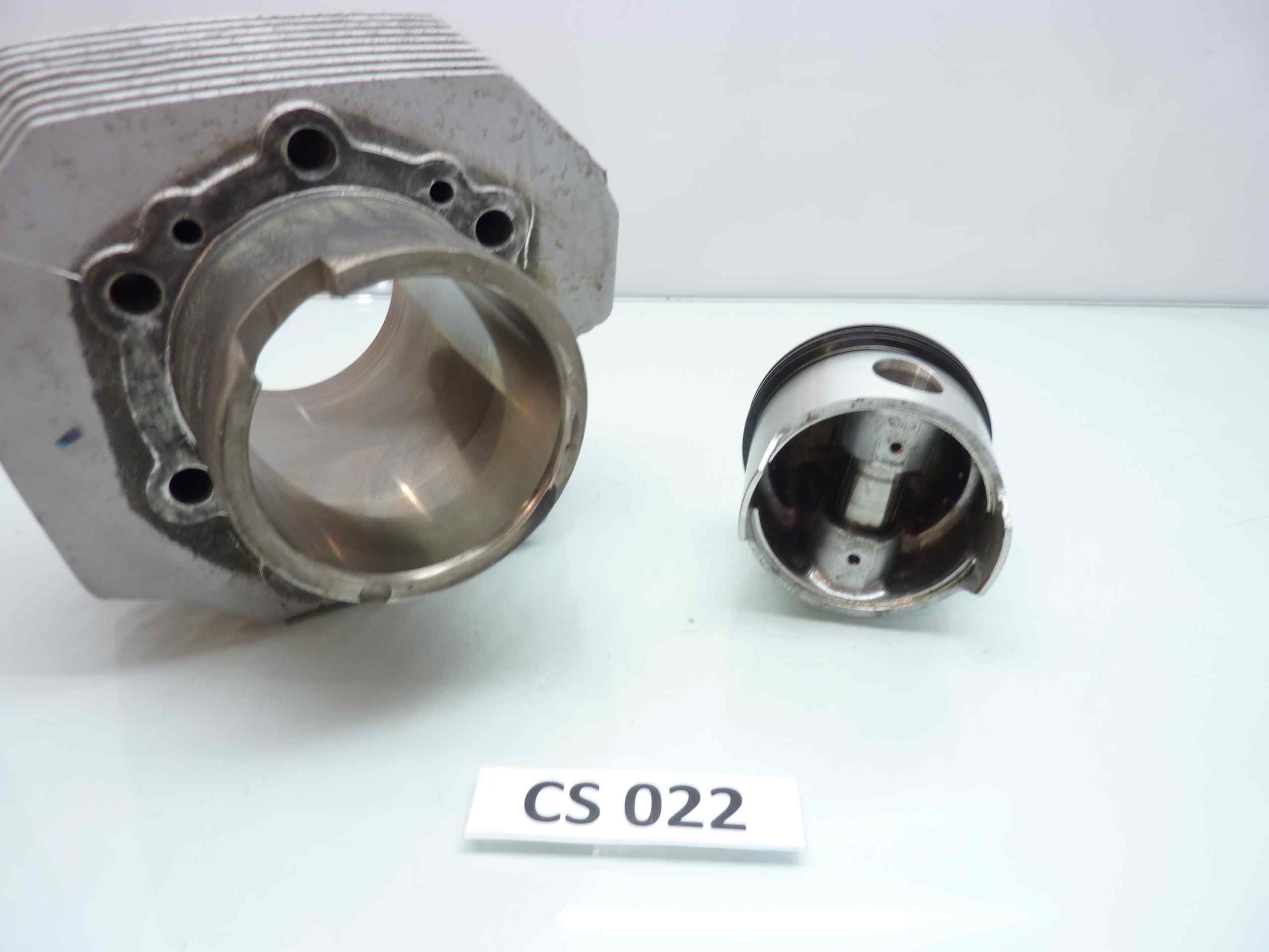Guzzi 850 T5 cilindro pistone destro Km percorsi 4000 DIAM CILINDRO MM 82,7 - immagine 5