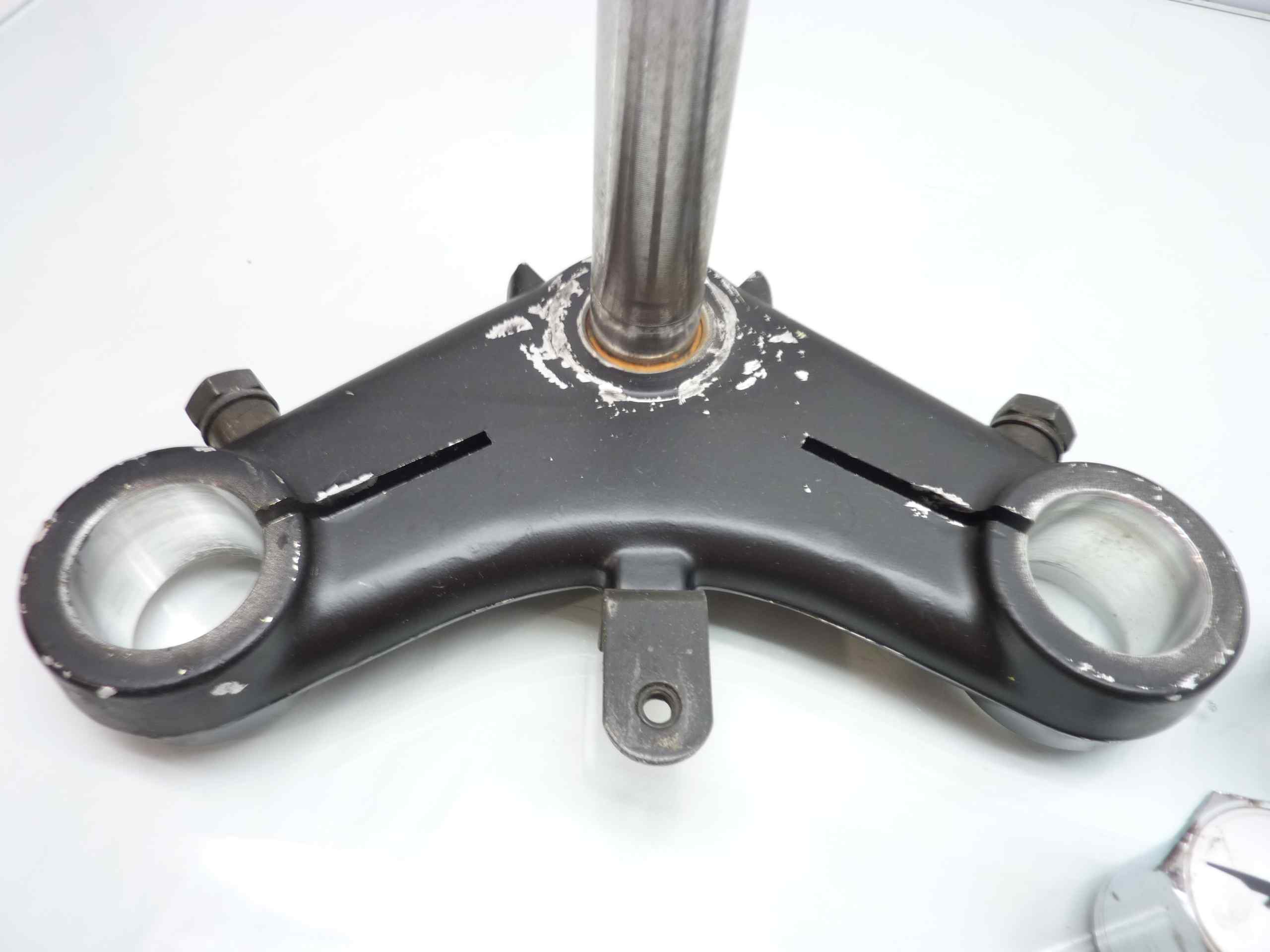 Guzzi V35 III serie piastre forcella sterzo diam steli mm 35 - immagine 3