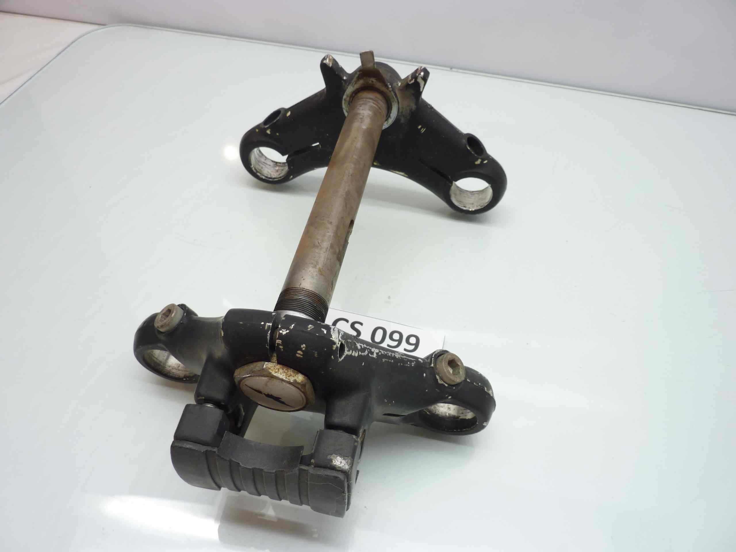 Guzzi V35 125 254 piastre forcella sterzo diam steli mm 32 - immagine 2