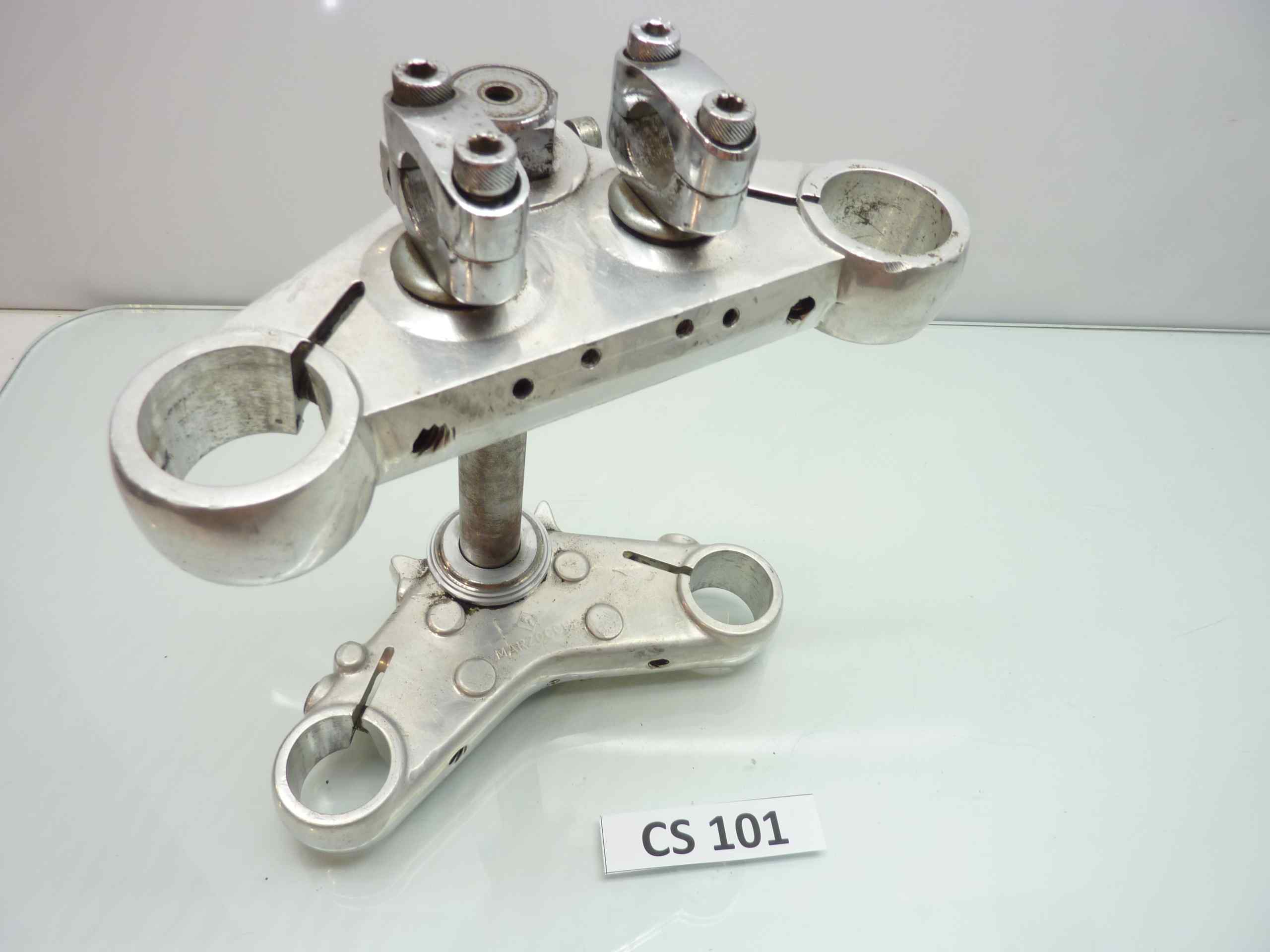Benelli 650 Tornado piastre forcella sterzo Marzocchi diam steli mm 38