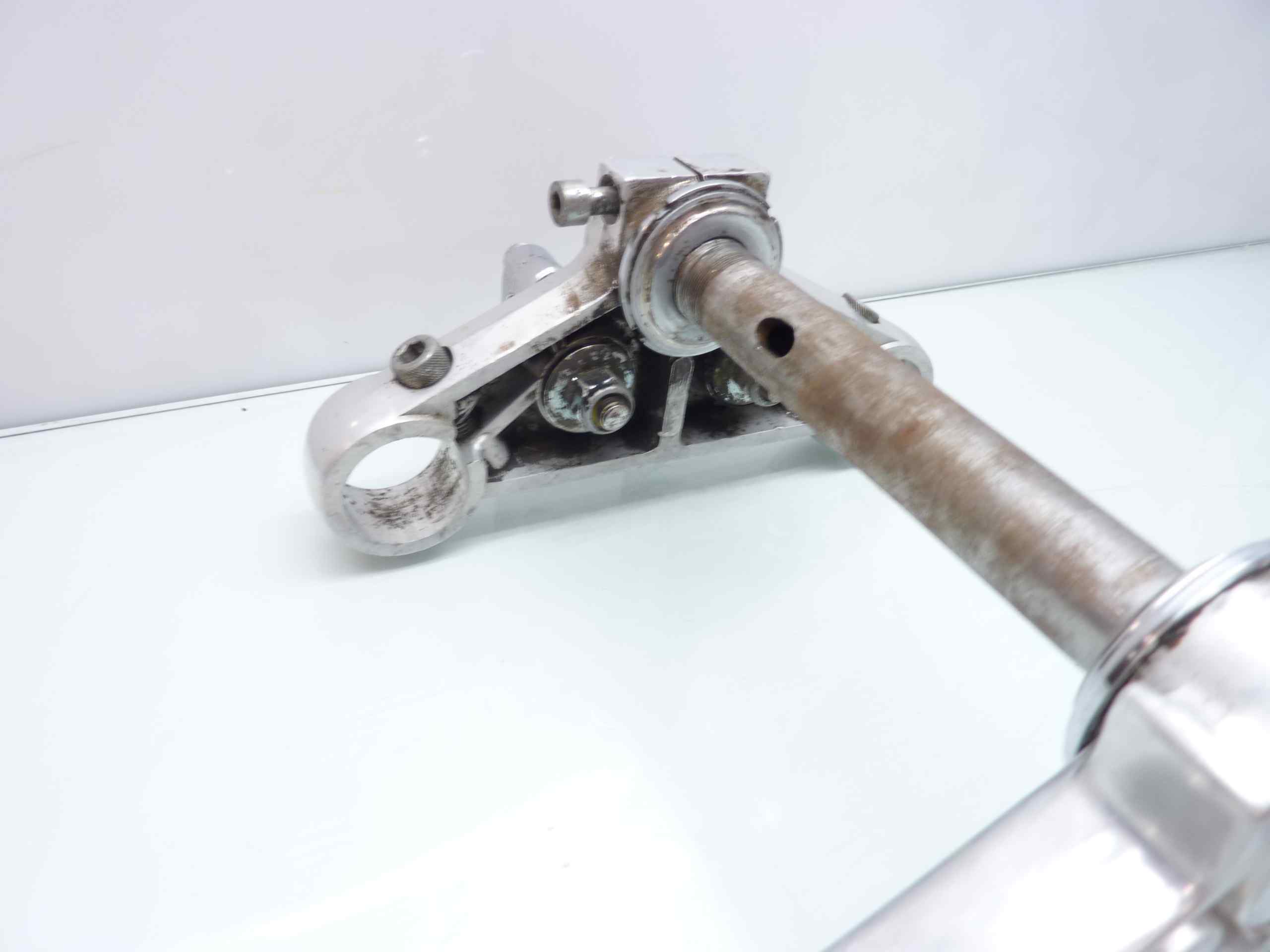 Benelli 650 Tornado piastre forcella sterzo Marzocchi diam steli mm 38 - immagine 5