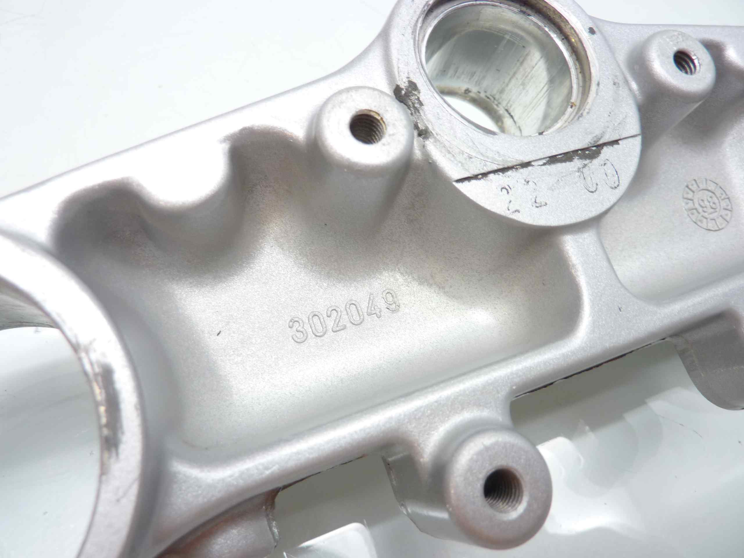 Guzzi Quota 91-02 piastra forcella sterzo cod 302049 diam steli mm 45 - immagine 7