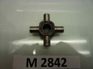 GILERA VARI MODELLI corpo crociera cardanica largh tot 49 mm - diam foro 10 mm - diam per boccola 10 mm - spessore tot 16 mm