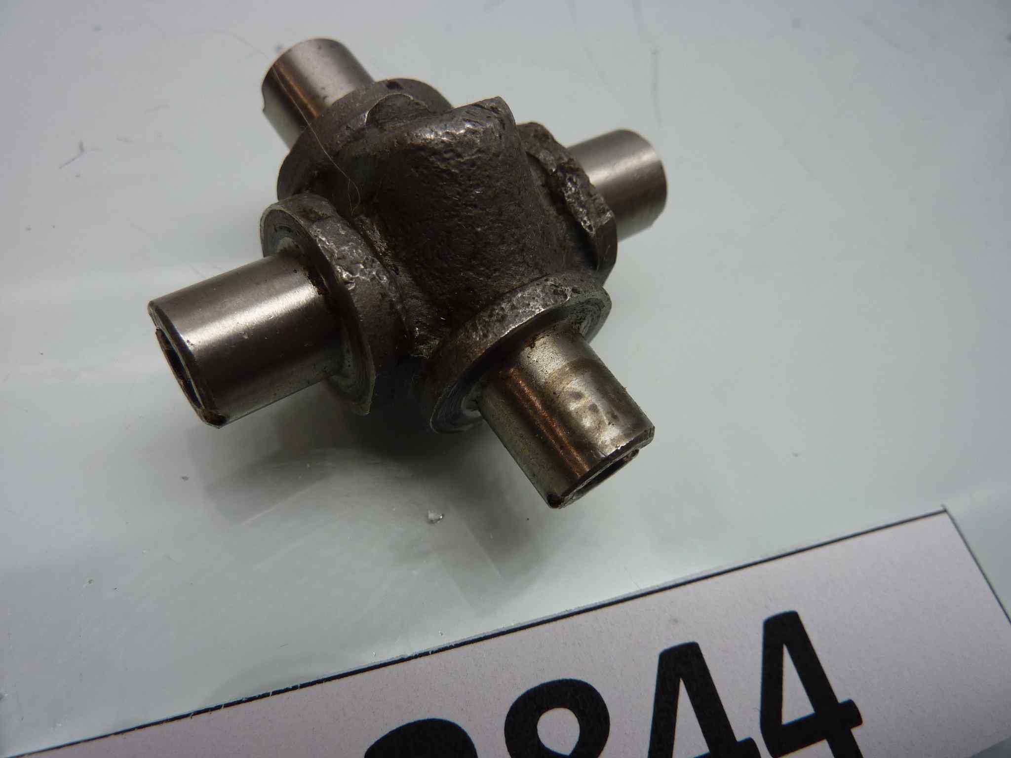 GILERA VARI MODELLI corpo crociera cardanica largh tot 43,5 mm - diam per boccola 9,7 mm - immagine 2