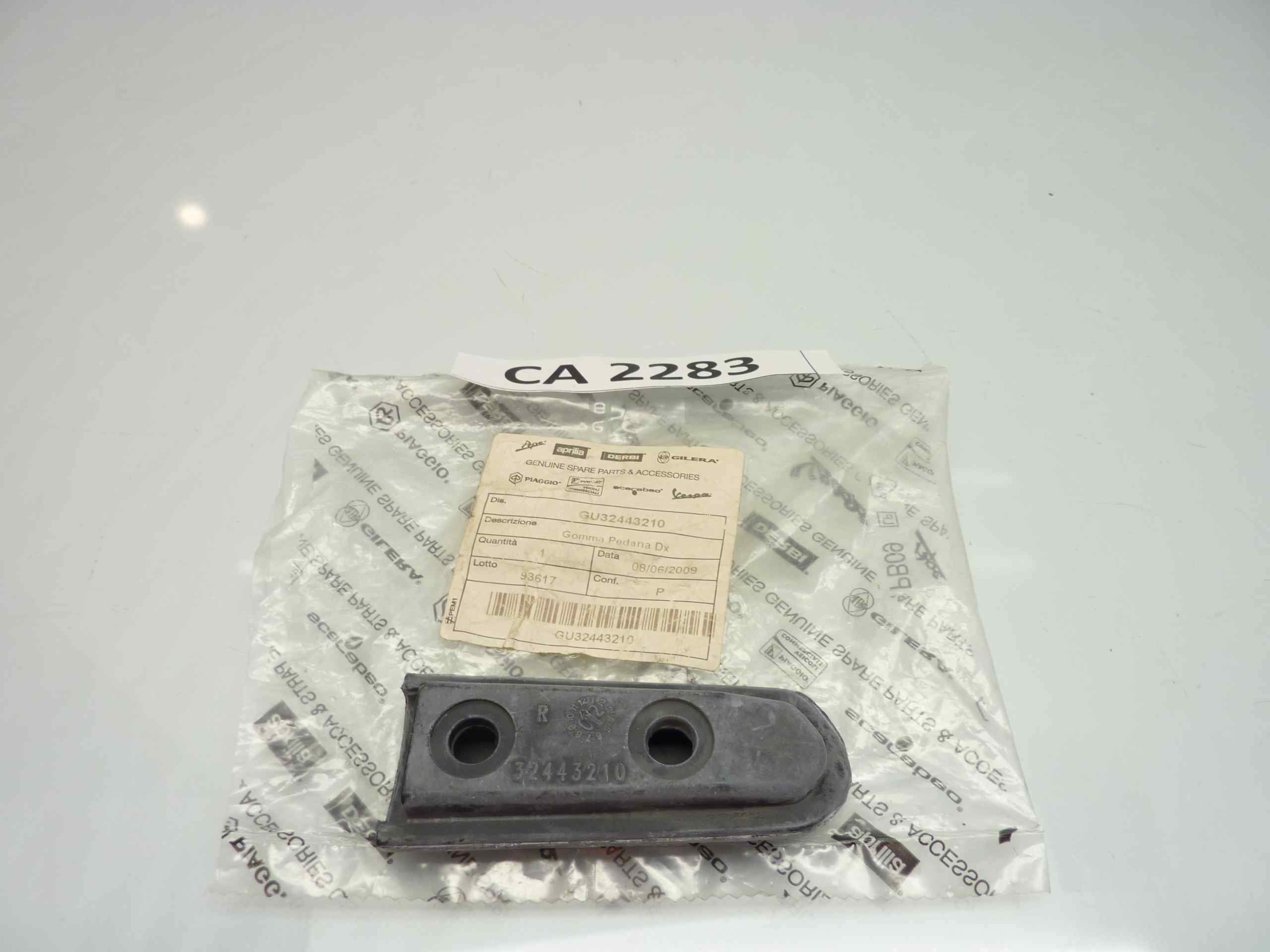 MOTO GUZZI NORGE 1200 gomma poggiapiedi dx ant o post GU32443210 - immagine 2