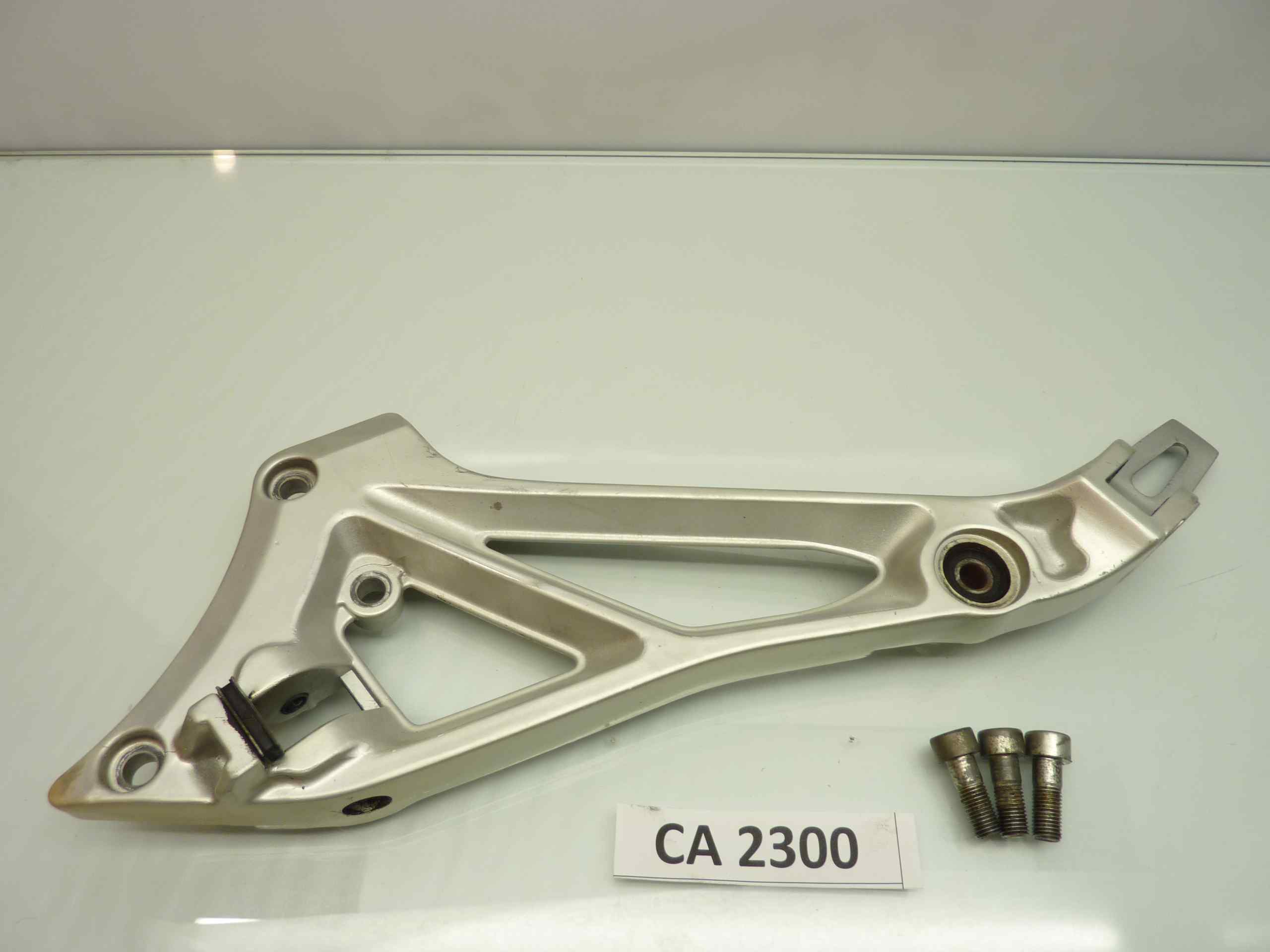 SUZUKI GSX 550 ES 84-86 Staffa poggiapiedi pedalini sinistra