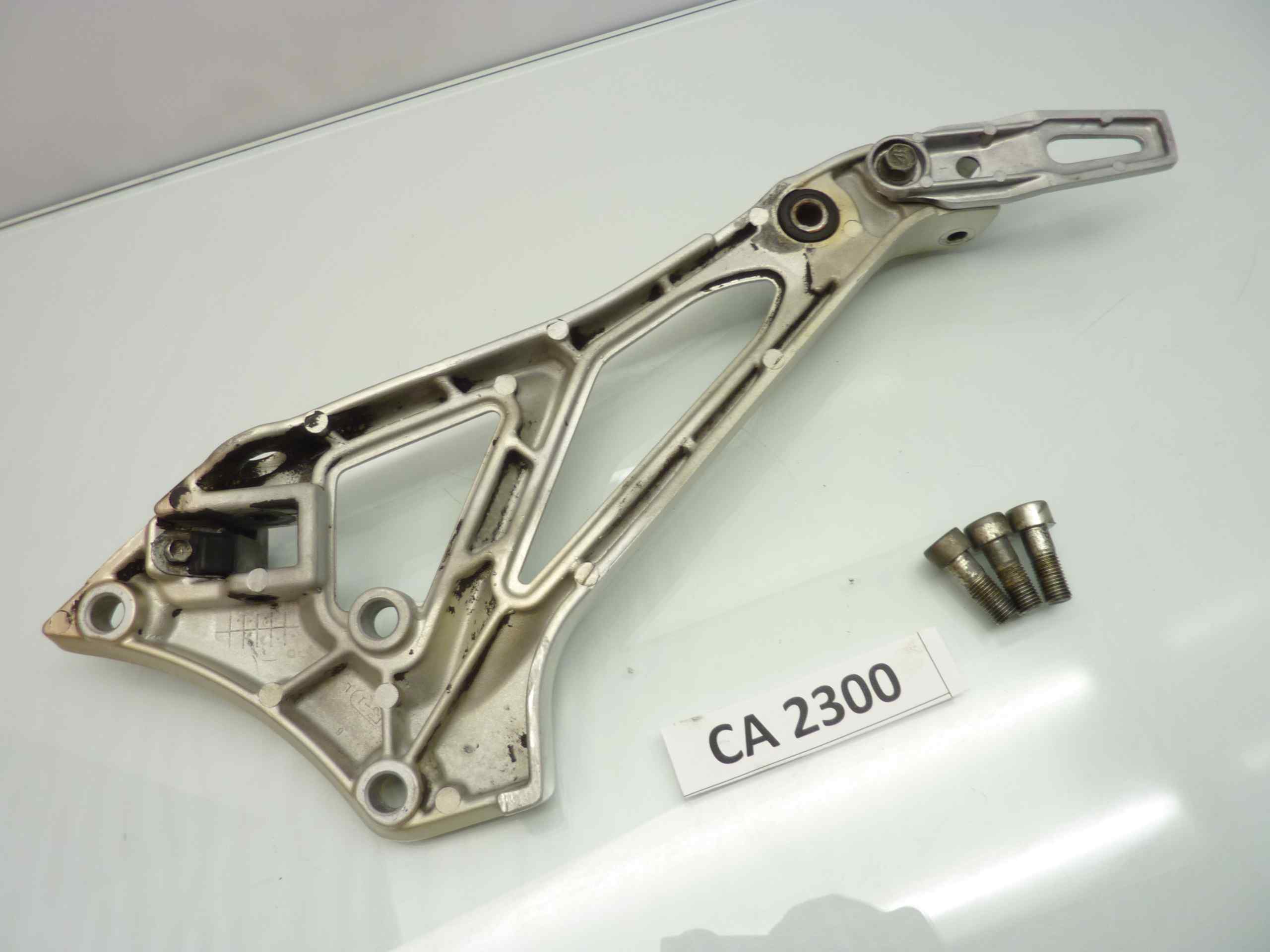 SUZUKI GSX 550 ES 84-86 Staffa poggiapiedi pedalini sinistra - immagine 2