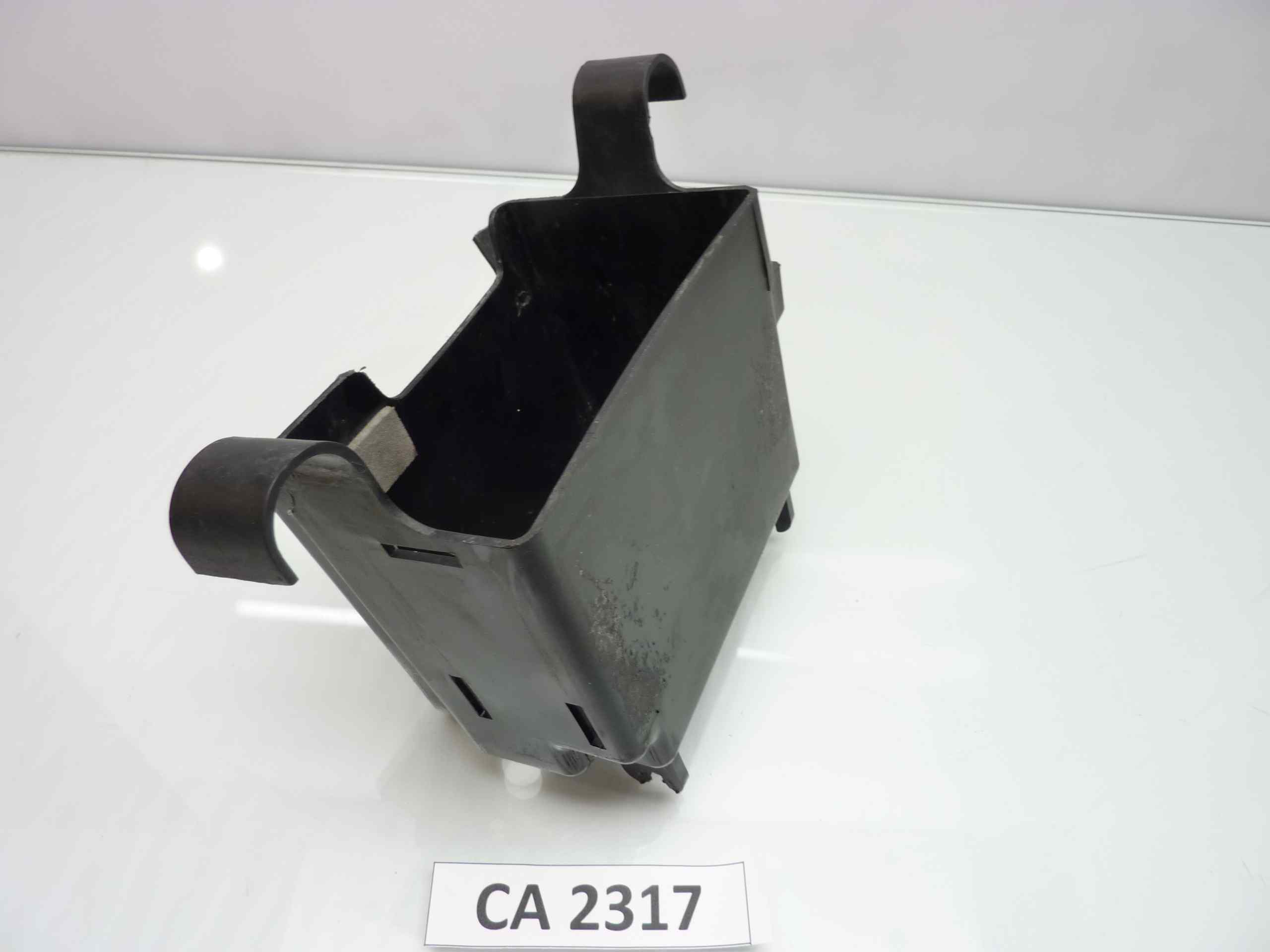 SUZUKI GSX 550 ES 84-86 Scatola porta batteria - immagine 2