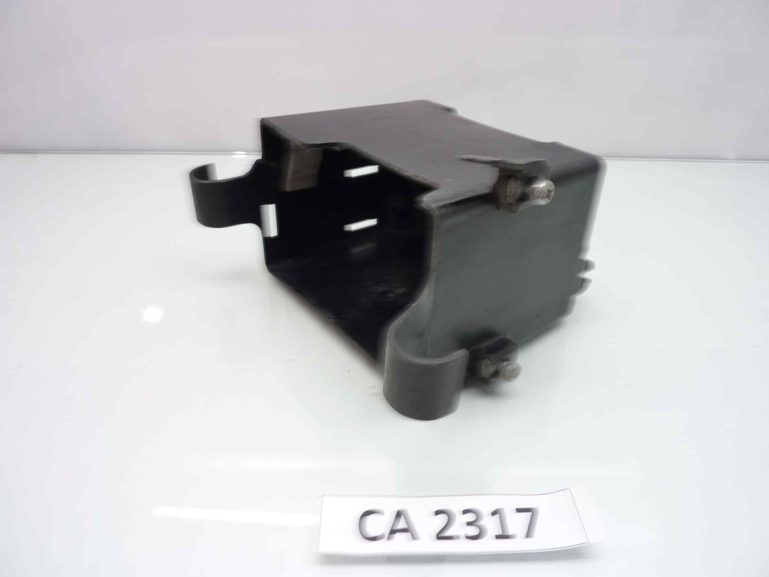 SUZUKI GSX 550 ES 84-86 Scatola porta batteria - immagine 3