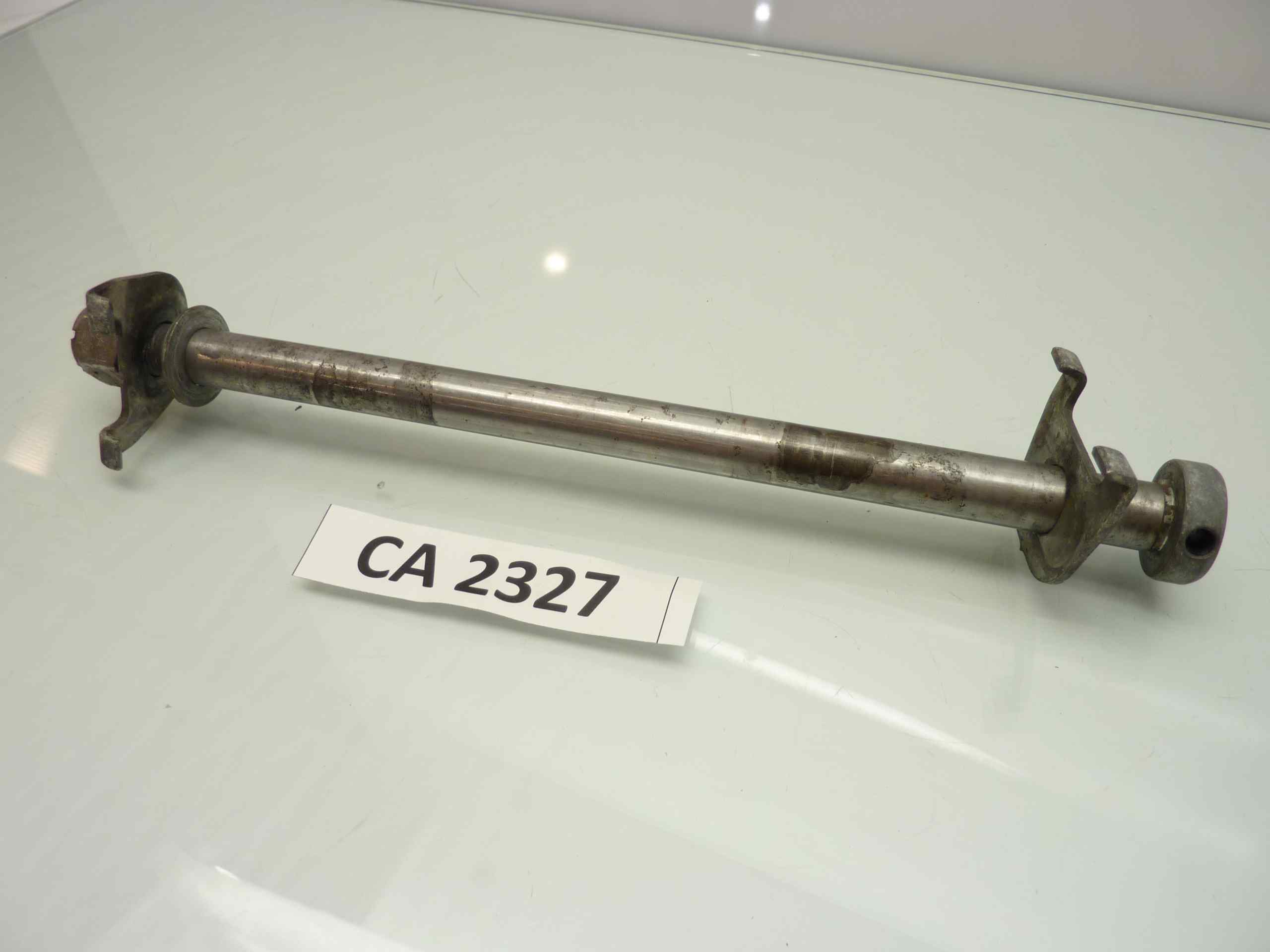 SUZUKI GSX 550 ES 84-86 Perno ruota posteriore - immagine 2