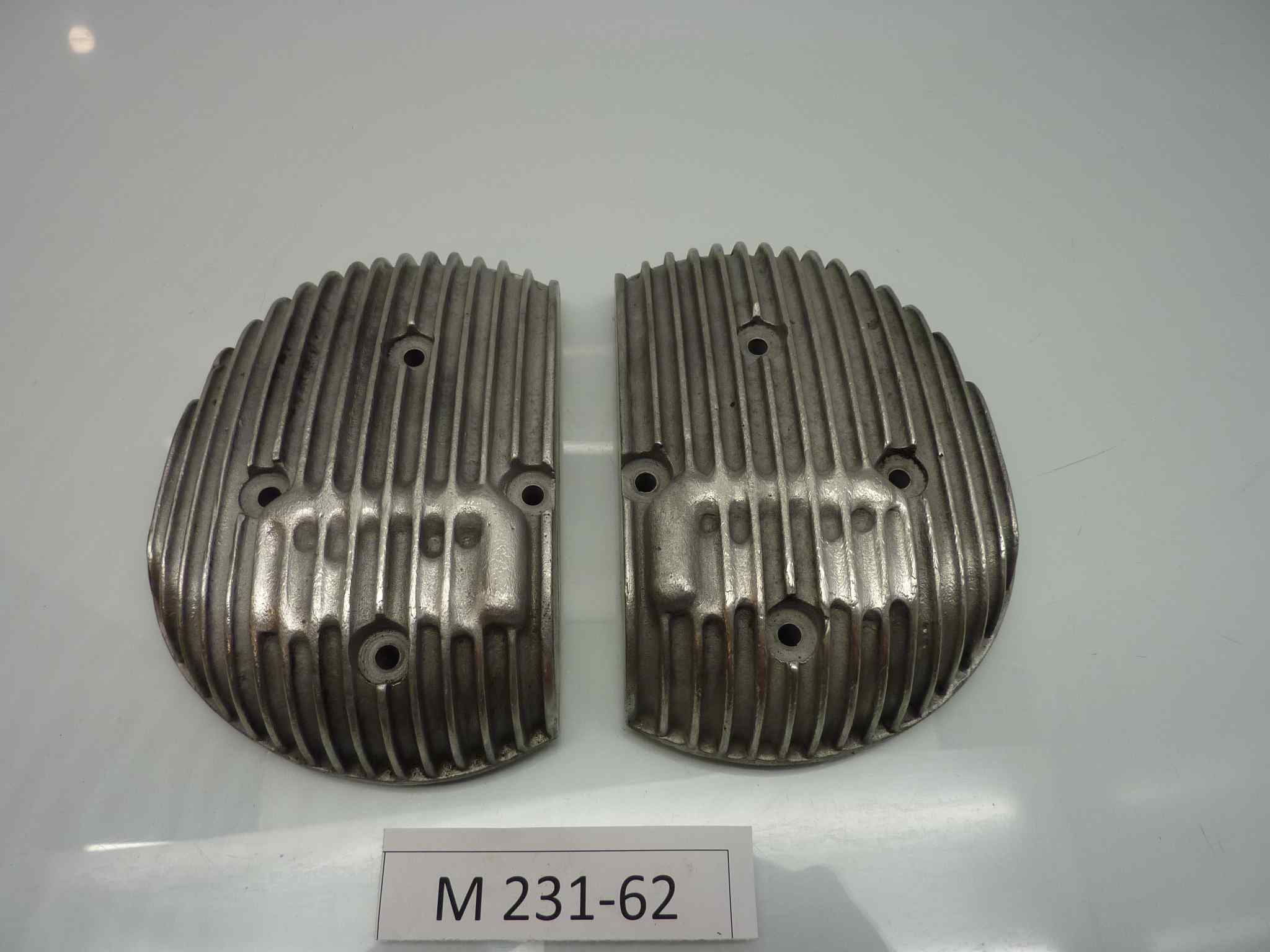 Gilera 300 TERZA SERIE coppia coperchi motore punterie cod 26899 26900