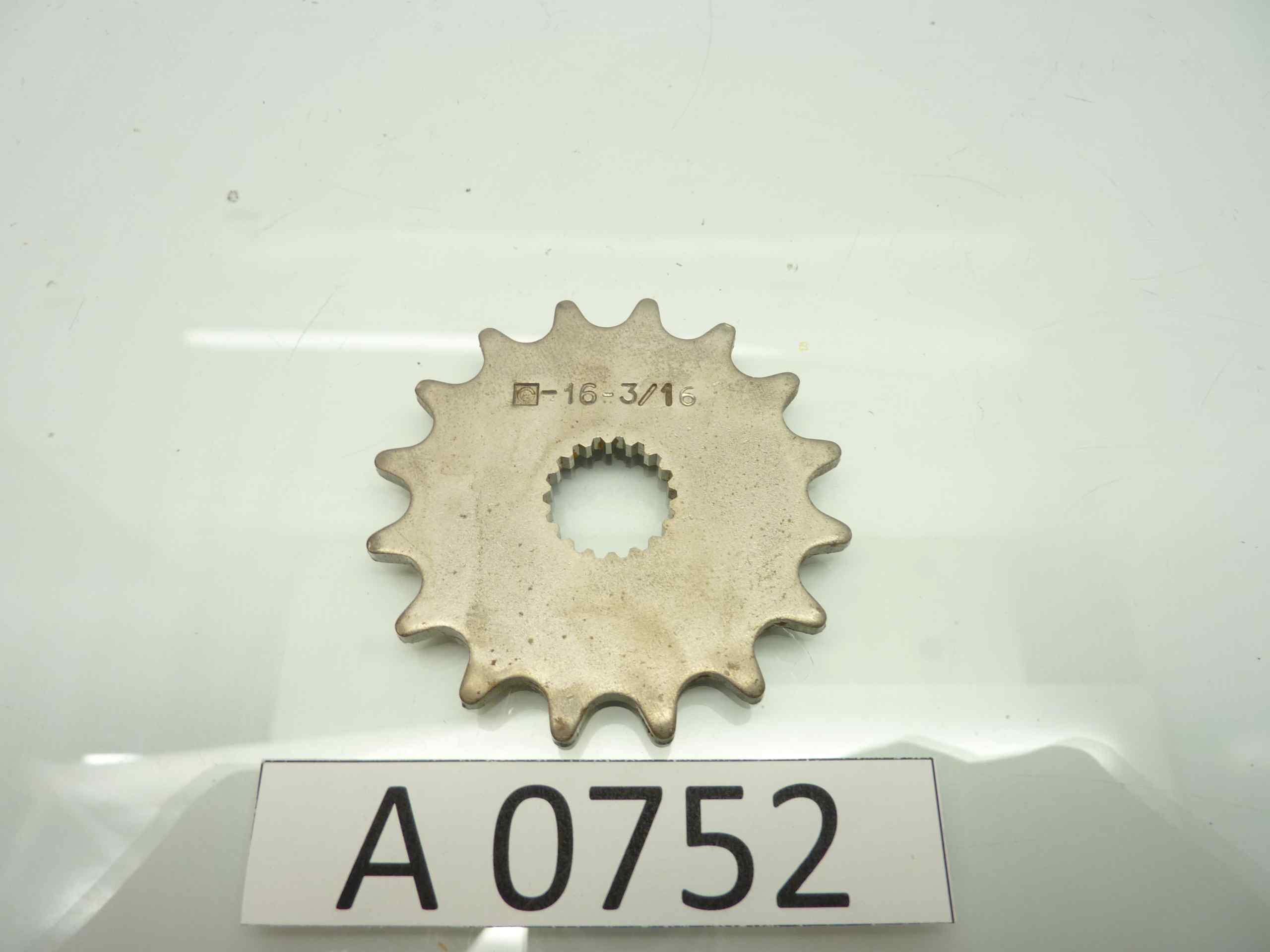 Pignone 16 denti 3/16 515 Nuovo