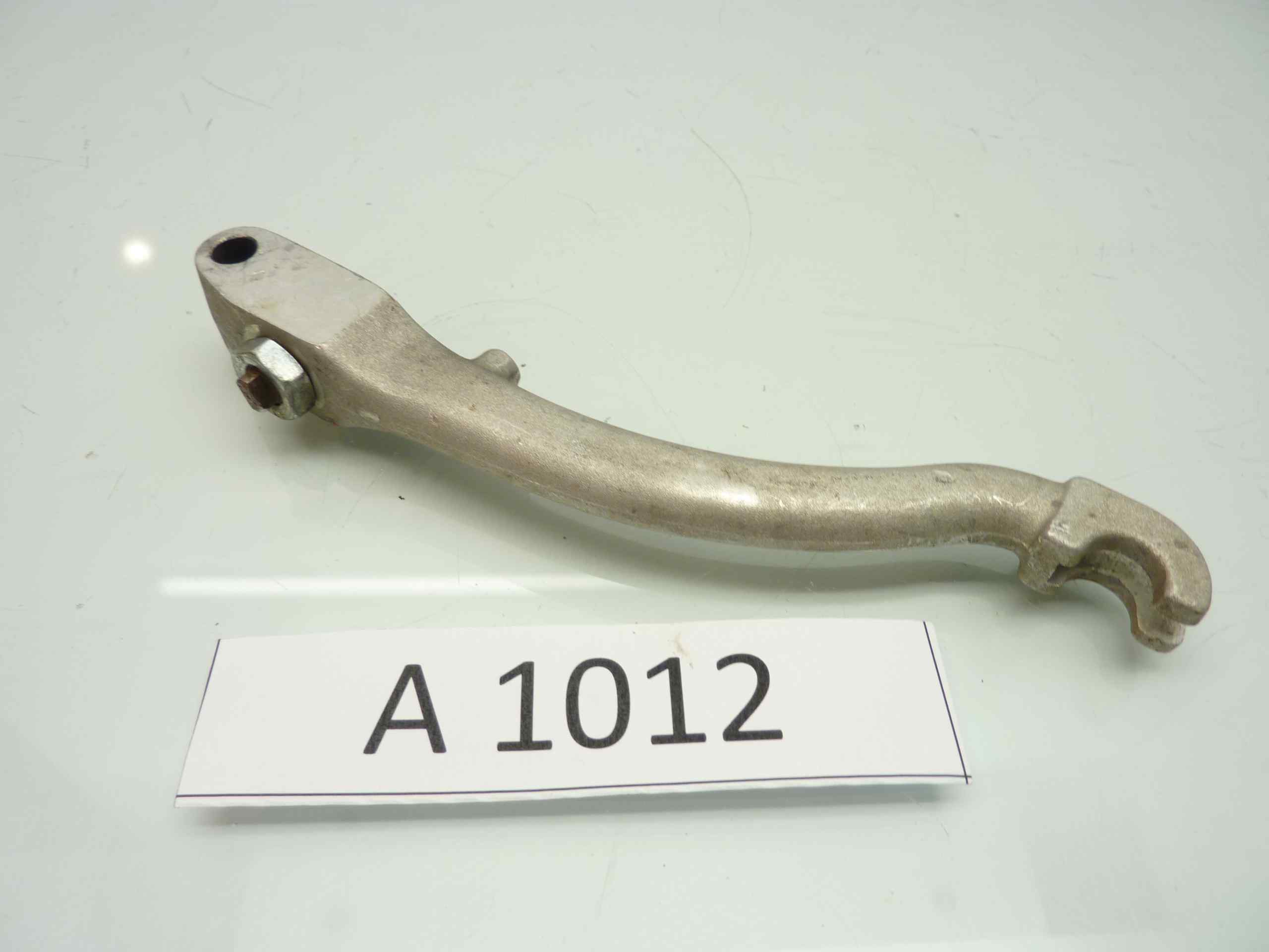 MOTO GUZZI 850 T3 e varimodelli staffa leva frizione motore - immagine 2