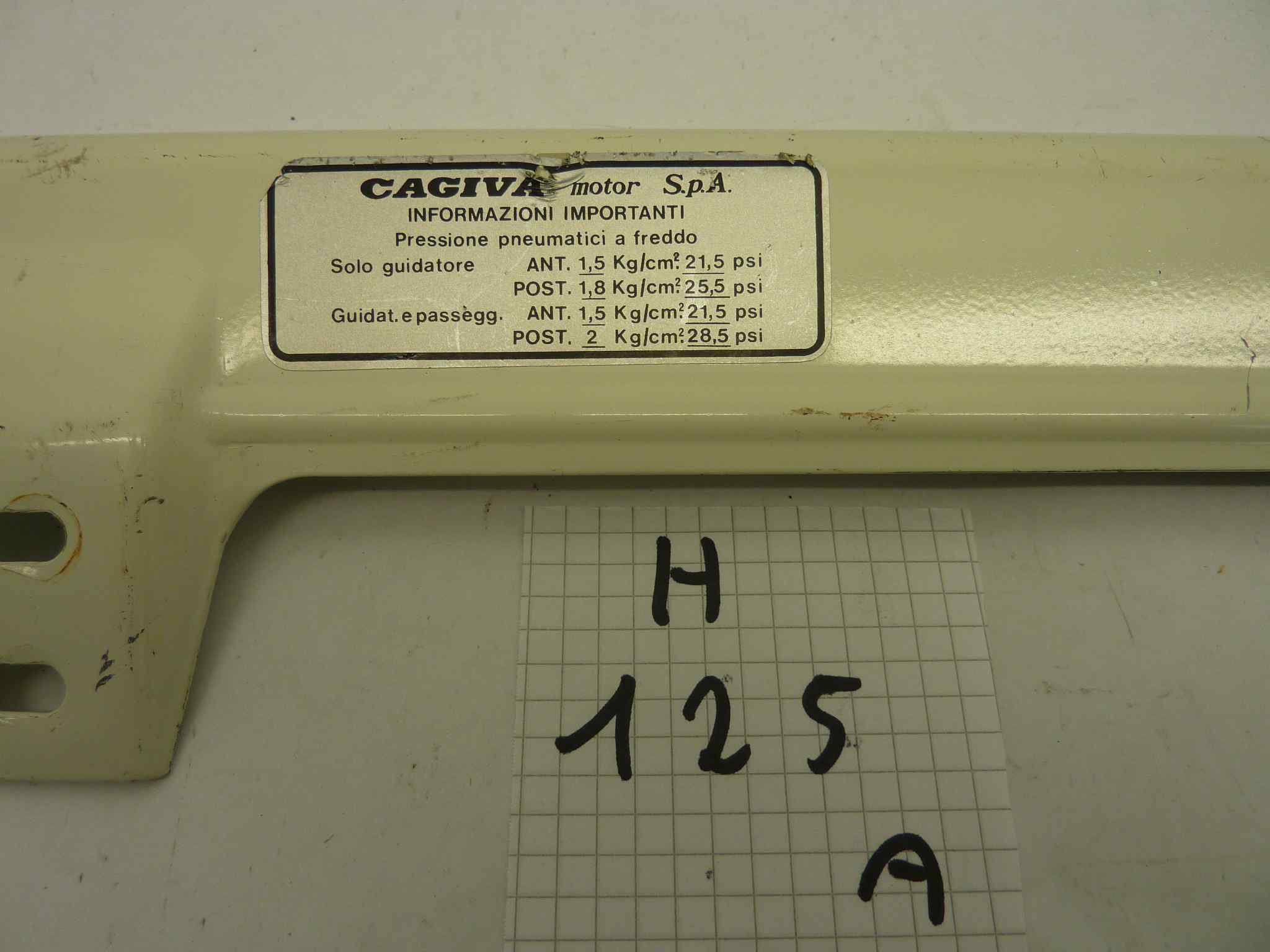Aermacchi Cagiva SST 125 paracatena colore bianco - immagine 2